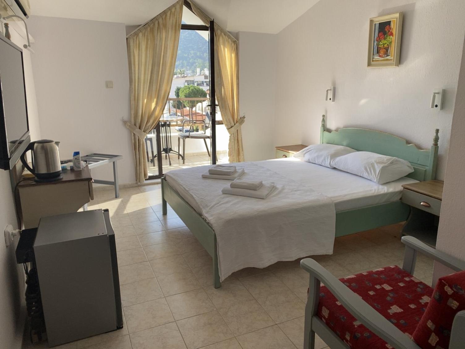 Double or Twin Room with Mountain View - Photo 10