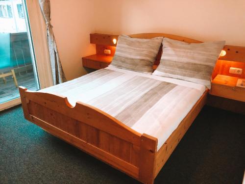 Deluxe Double Room with Balcony photo 3