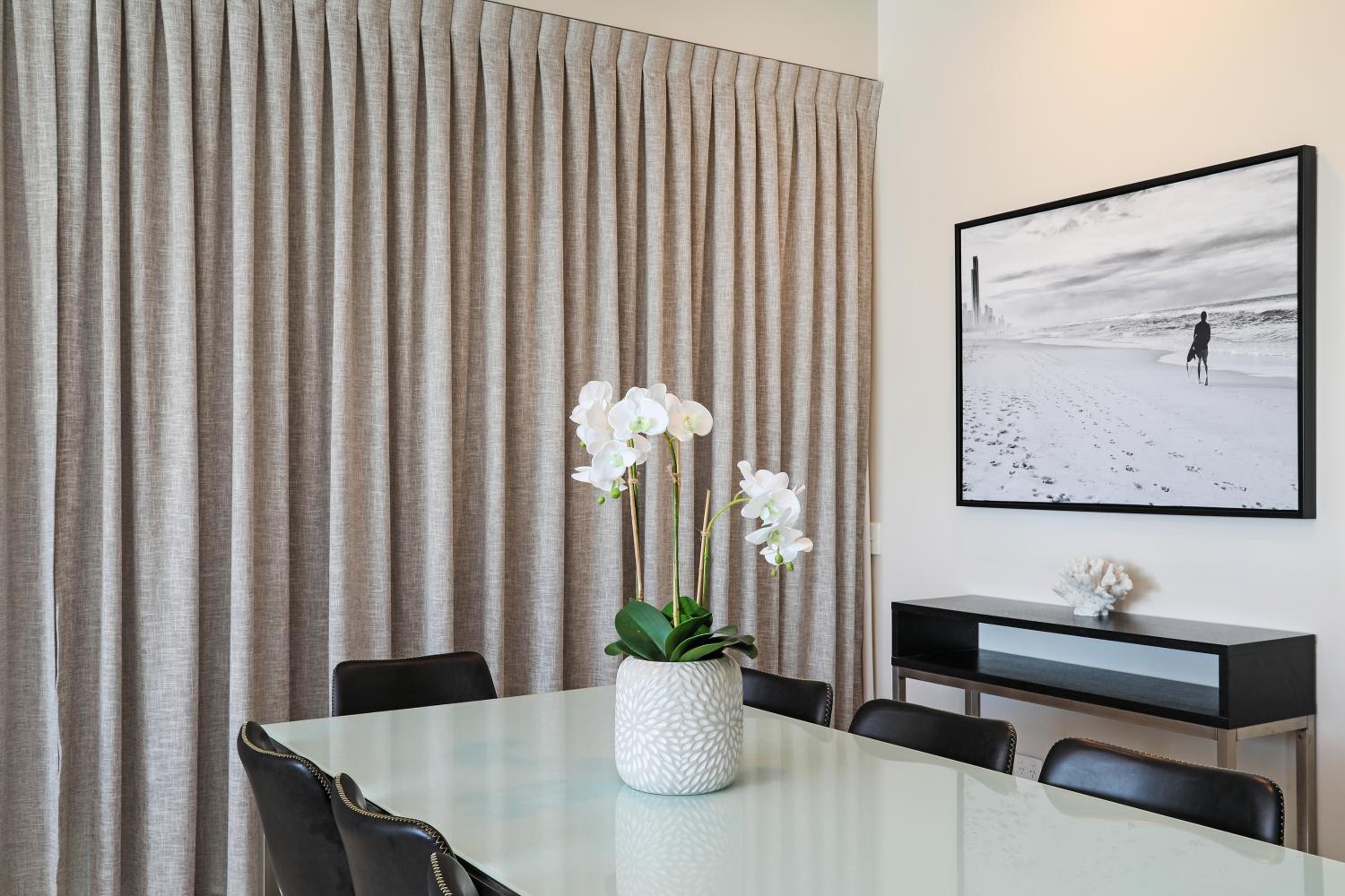 Three-Bedroom Apartment with Sea View photo 2