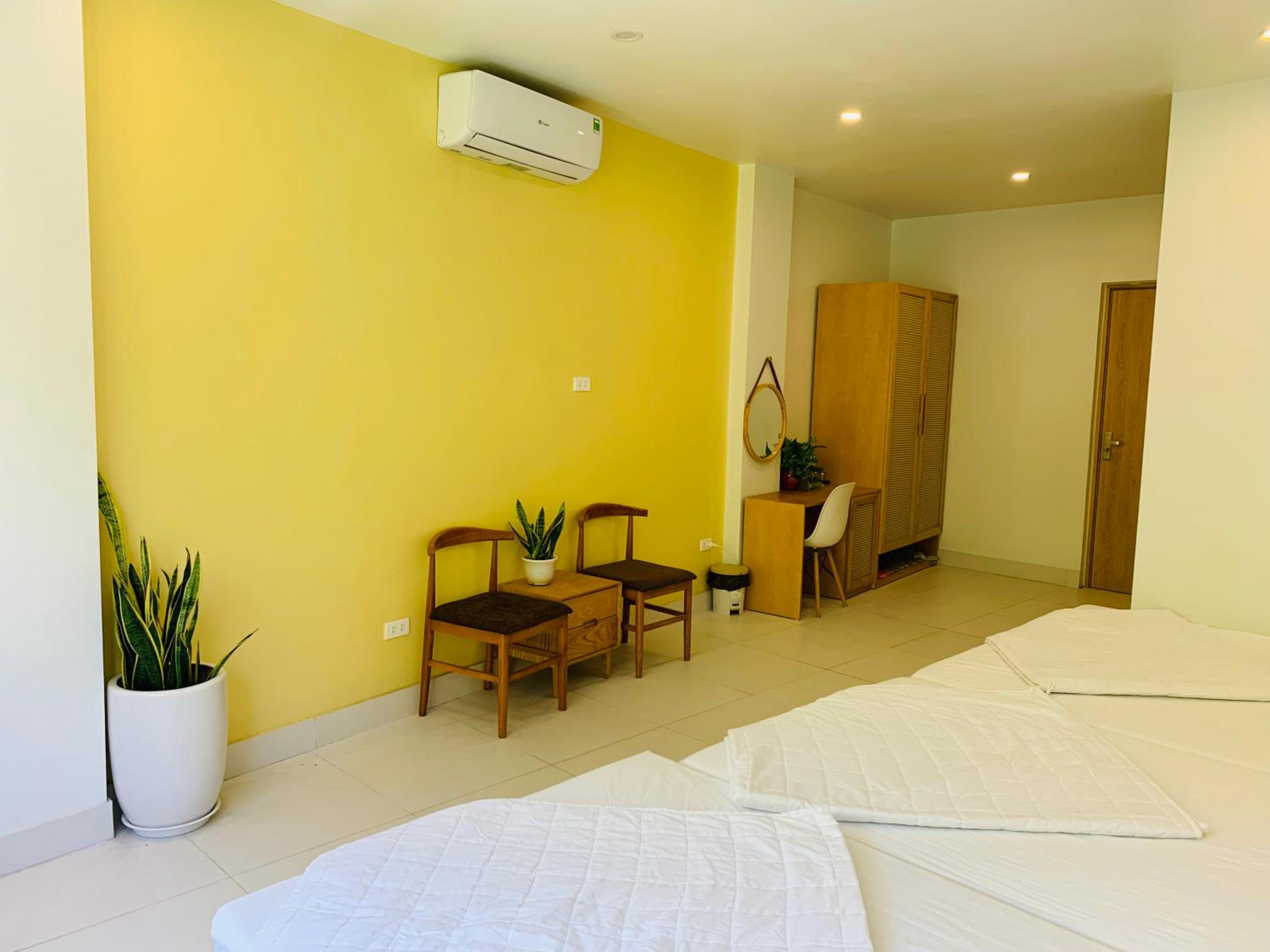 Quadruple Room with Private Bathroom - Photo 5