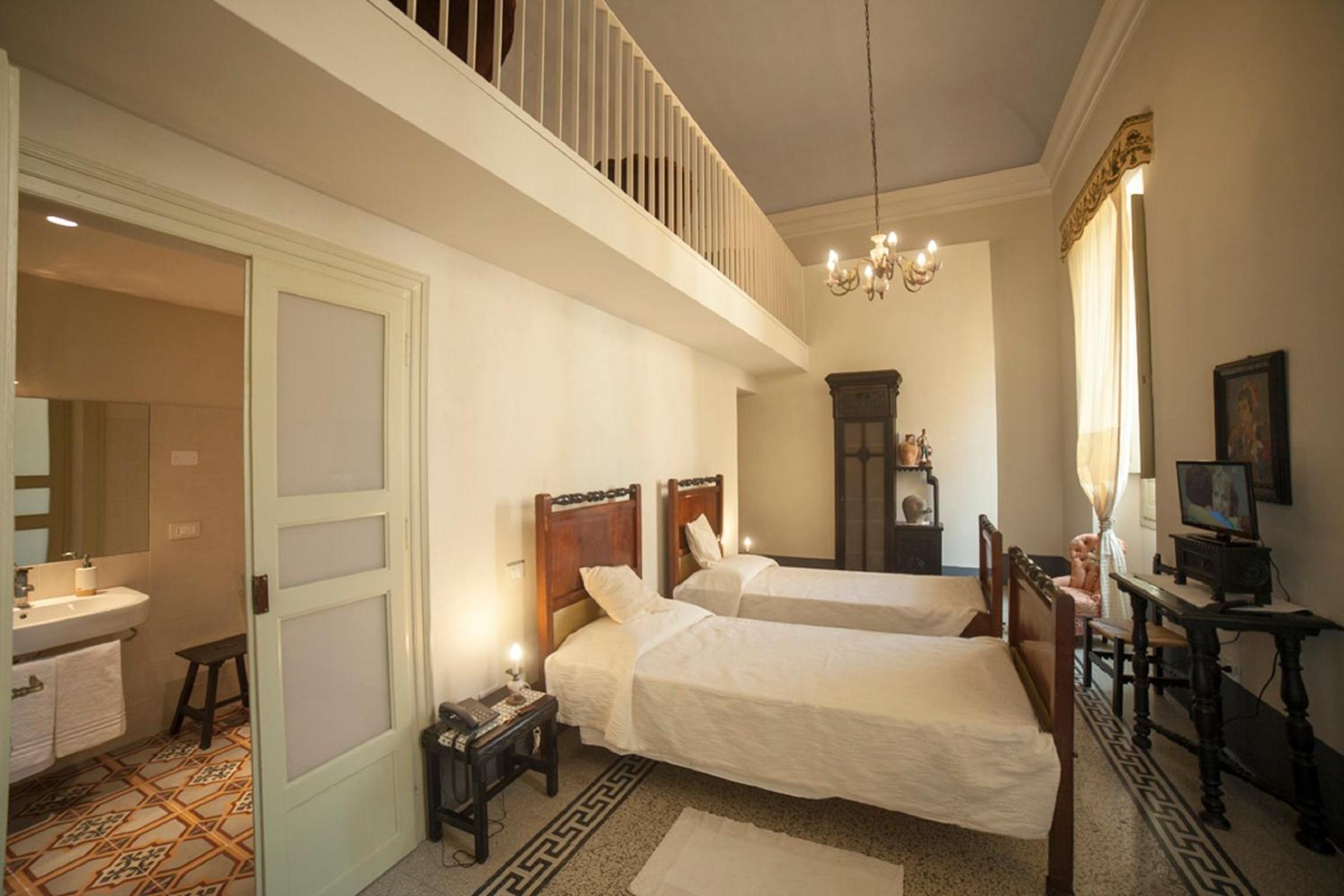 Superior Triple Room photo 2
