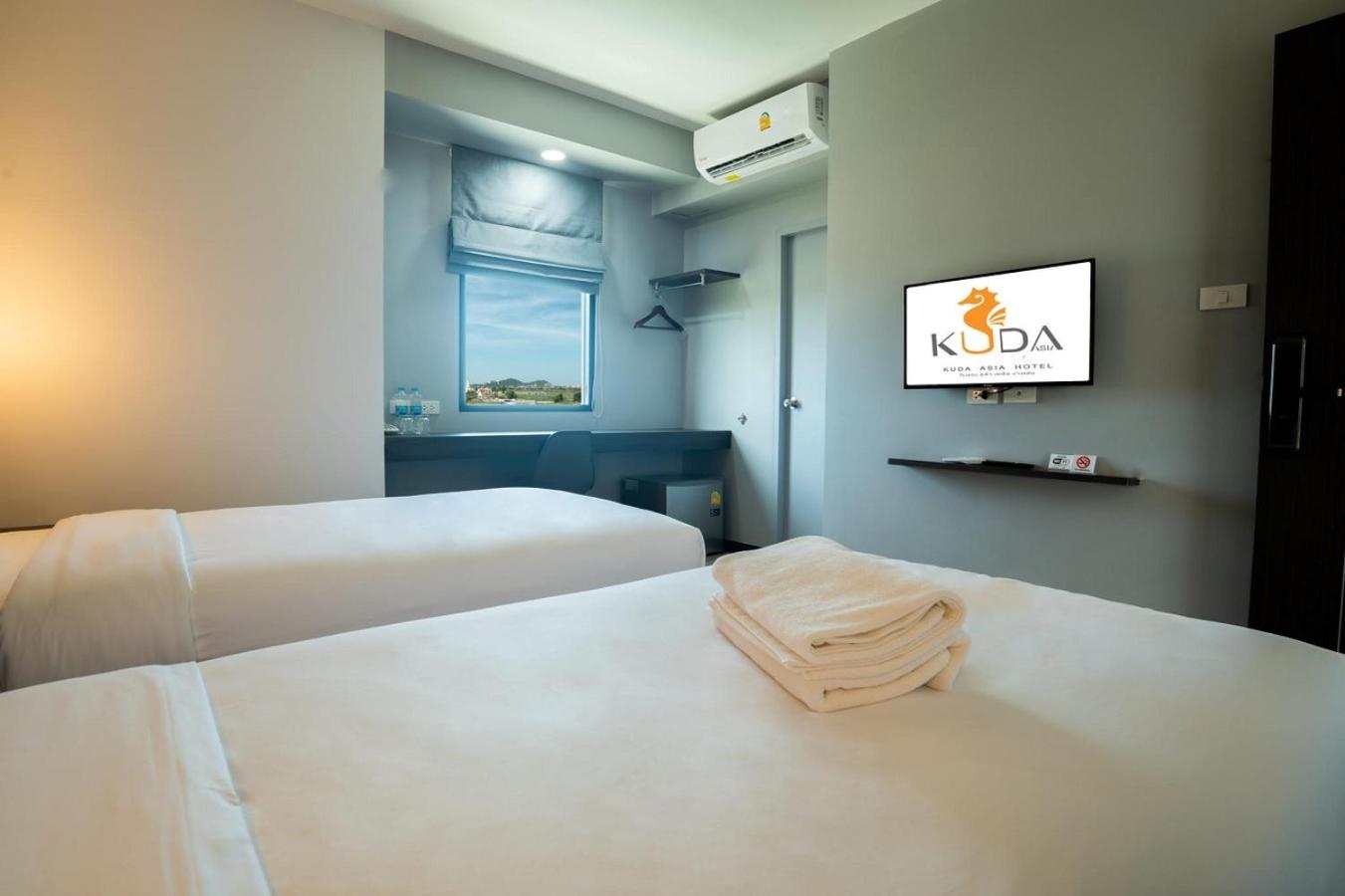 Standard Twin Room - Photo 4