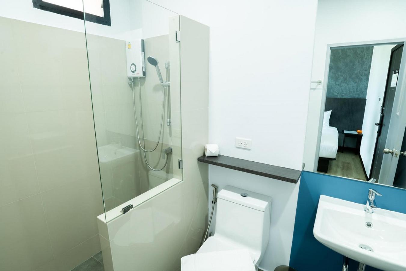 Standard Double Room - Photo 7