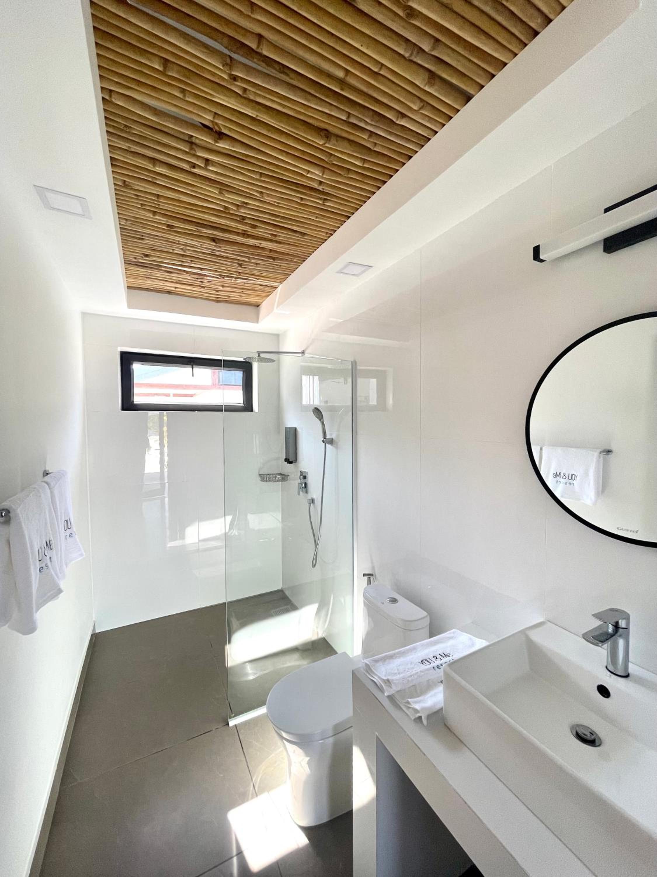 Deluxe Double Room with Sea View - Photo 11