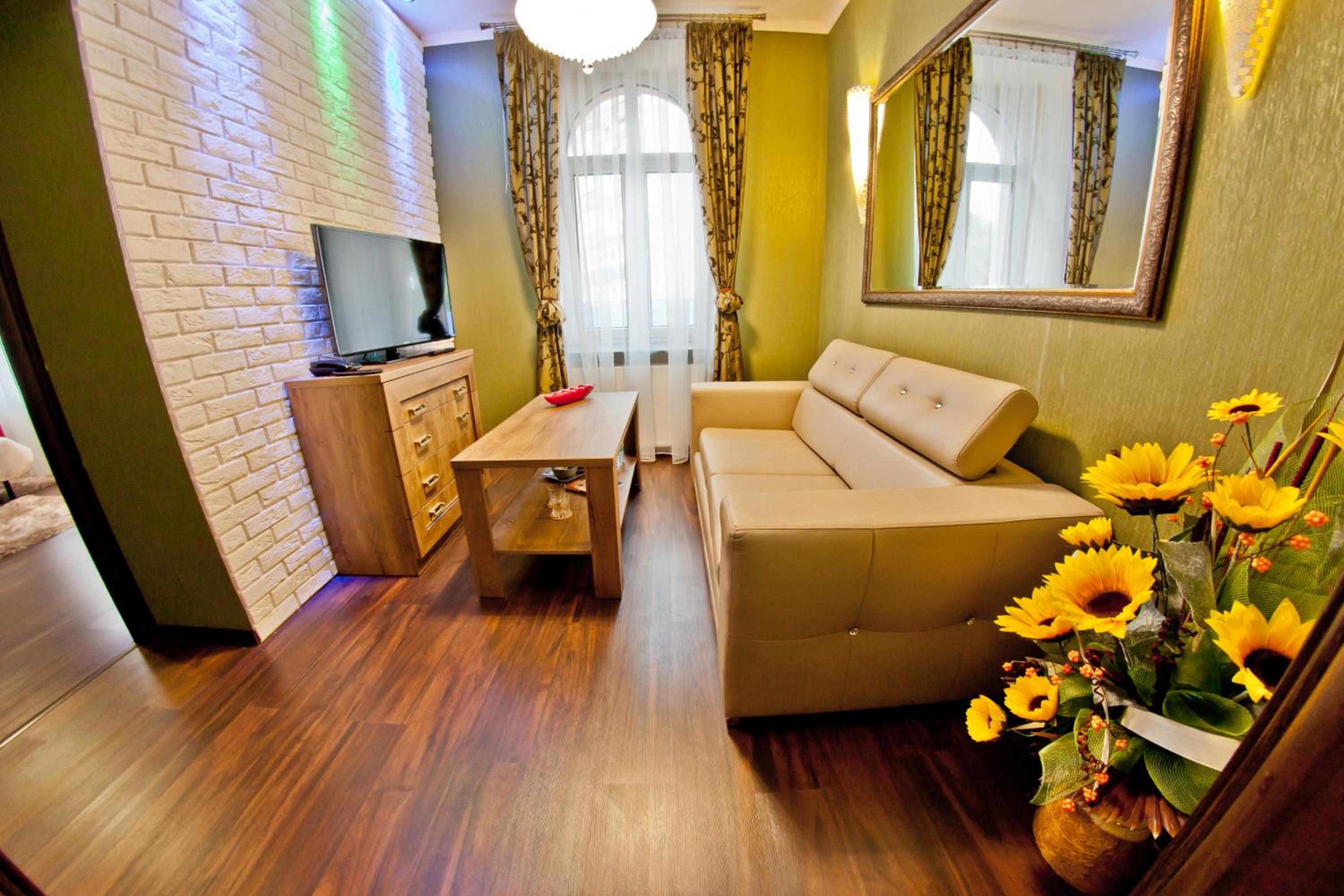 Suite with unlimited access to Roman Terms - Photo 8