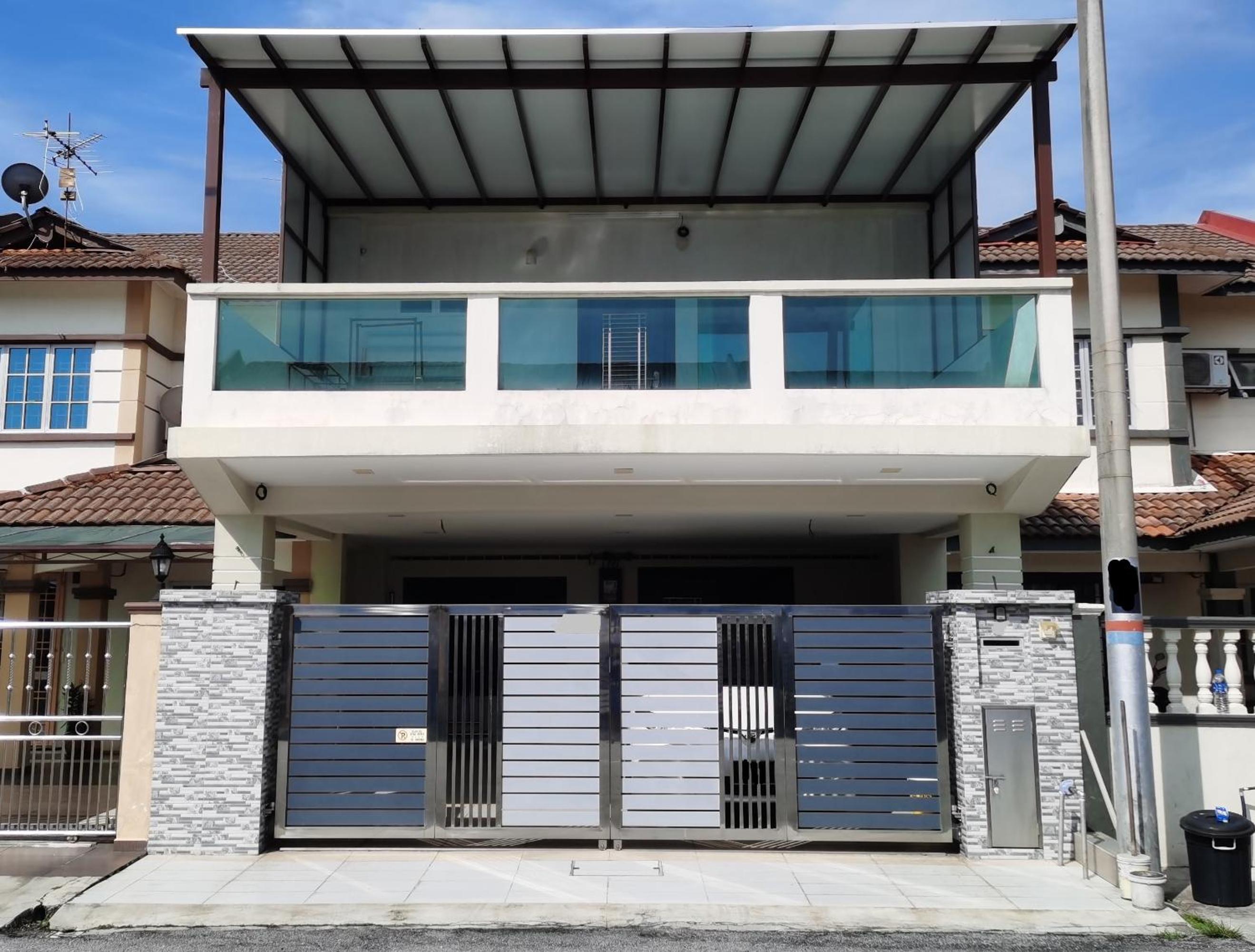 Four-Bedroom House photo 1