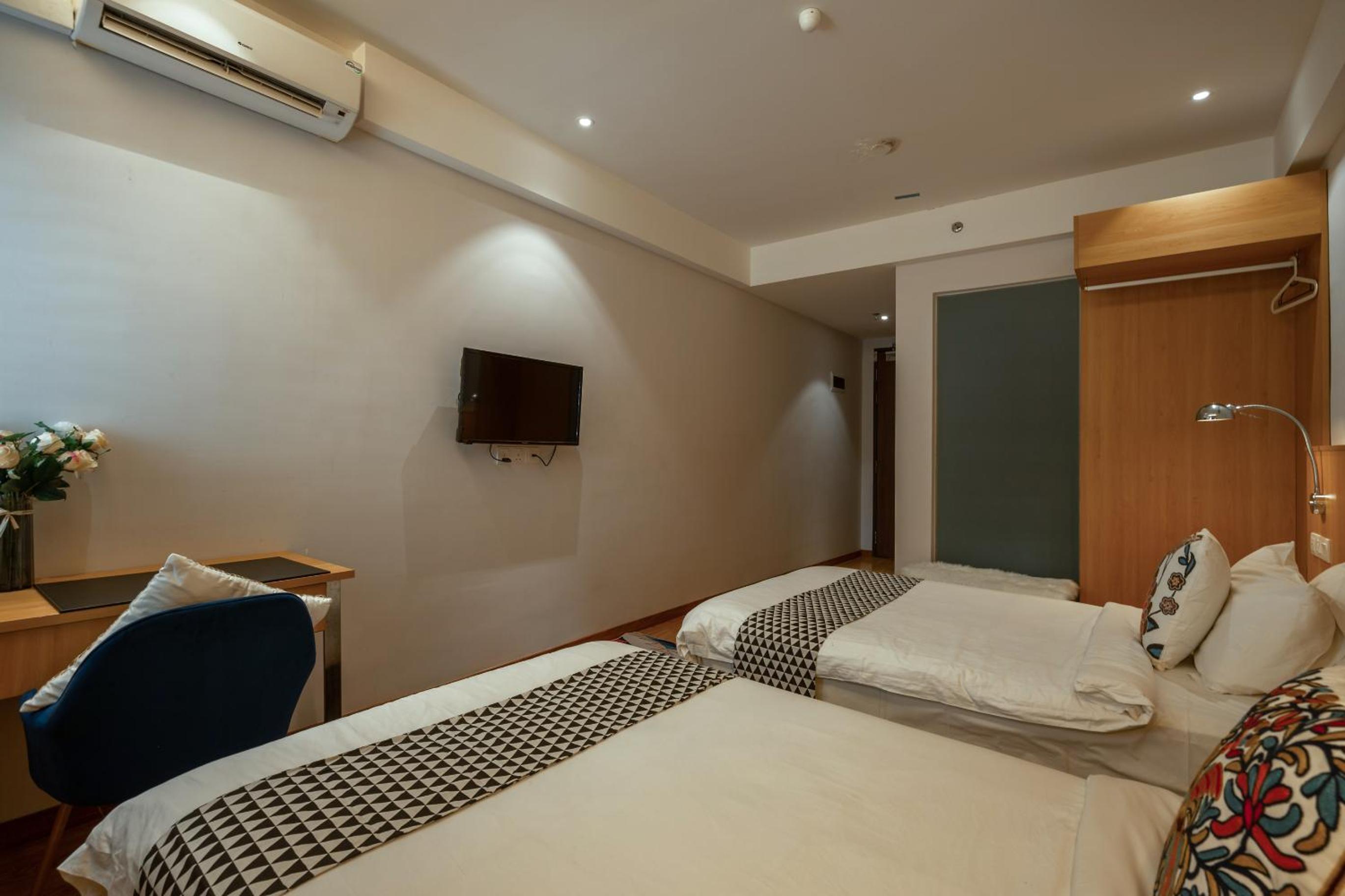 Superior Twin Room with City View