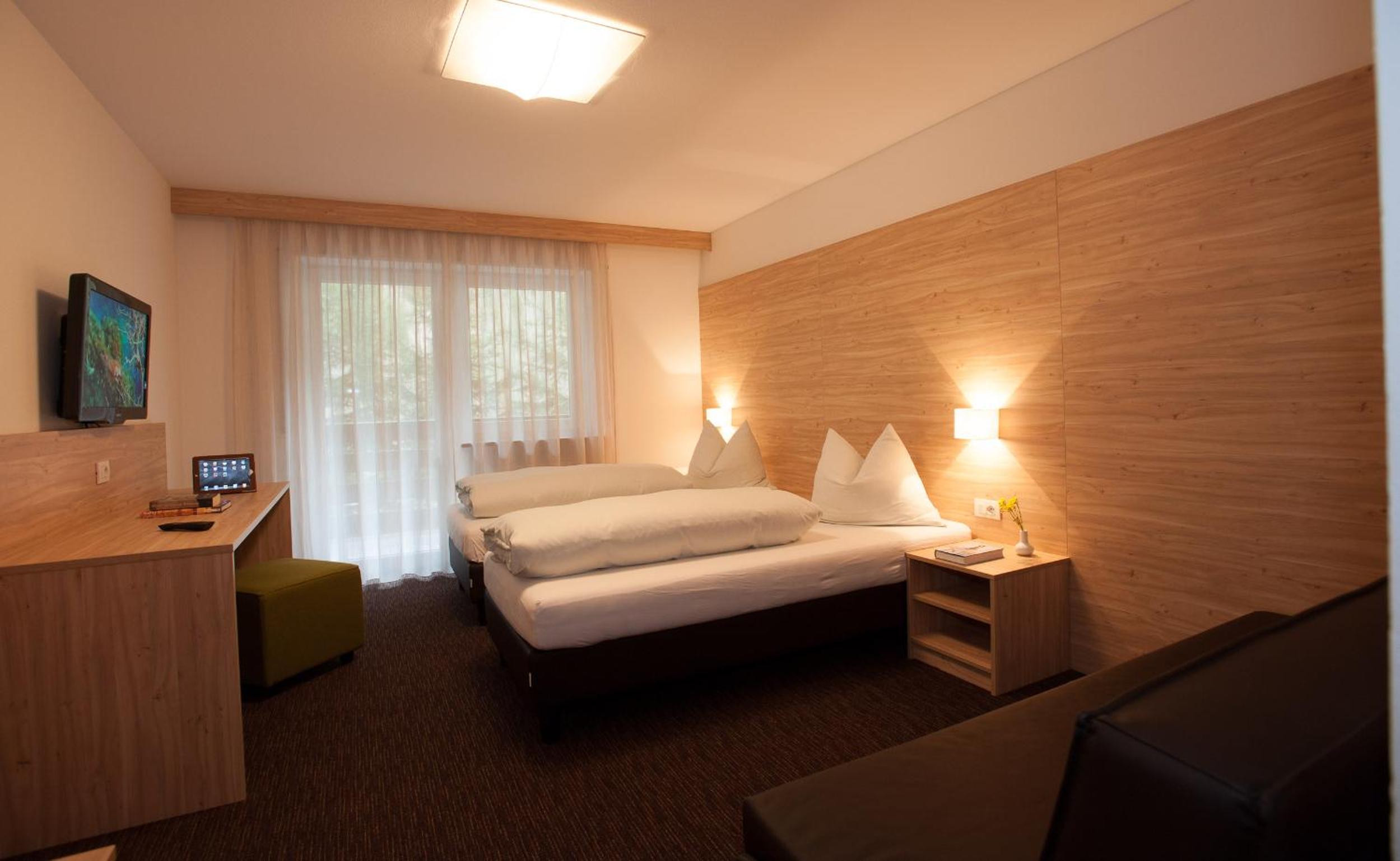 Double Room with Extra Bed photo 2
