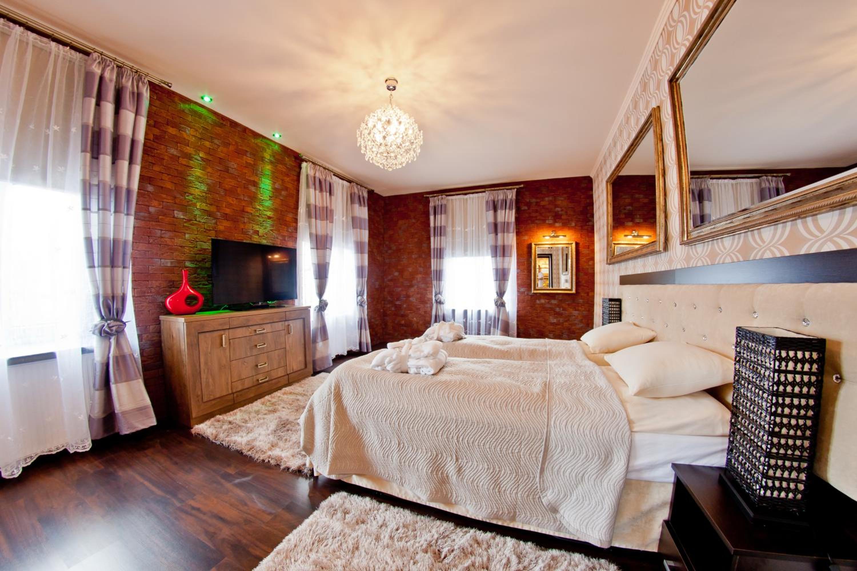 Exclusive Suite with unlimited access to Roman Terms - Photo 3