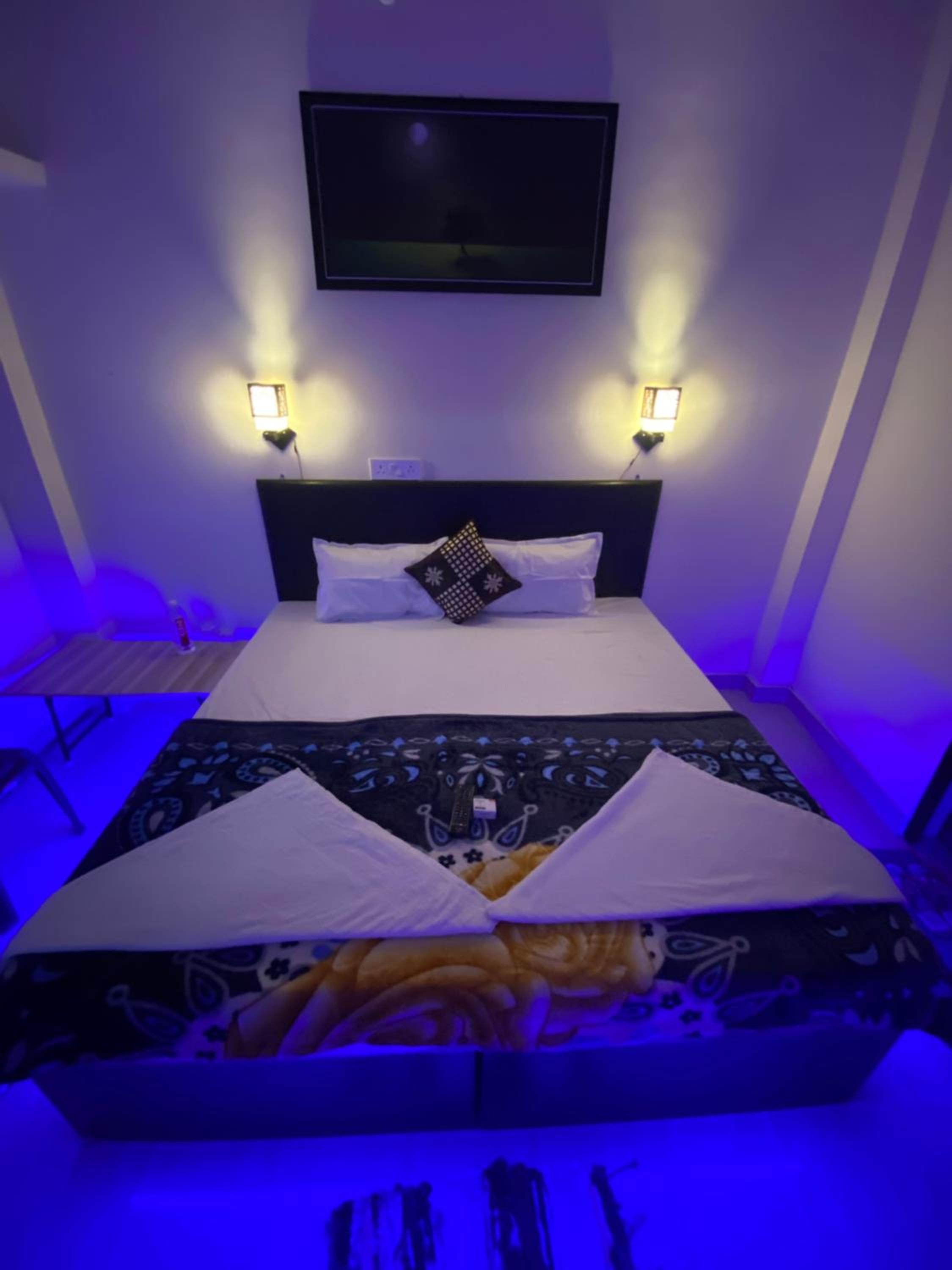 Double Room with Private Bathroom photo 3