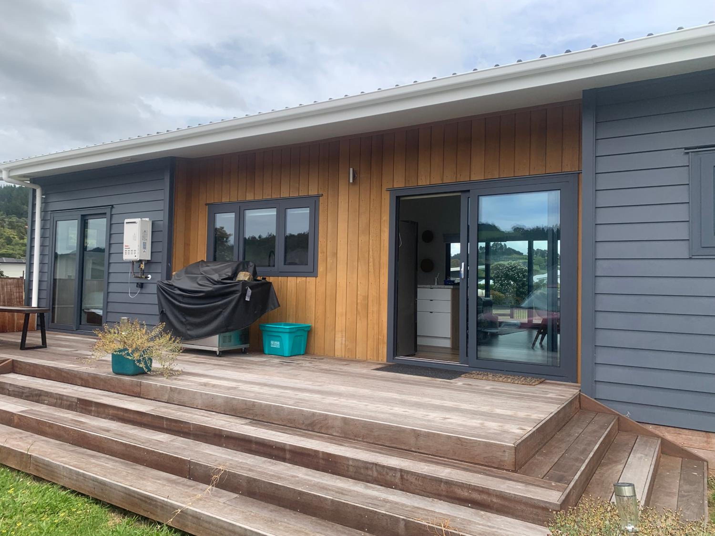 Three-Bedroom House photo 2