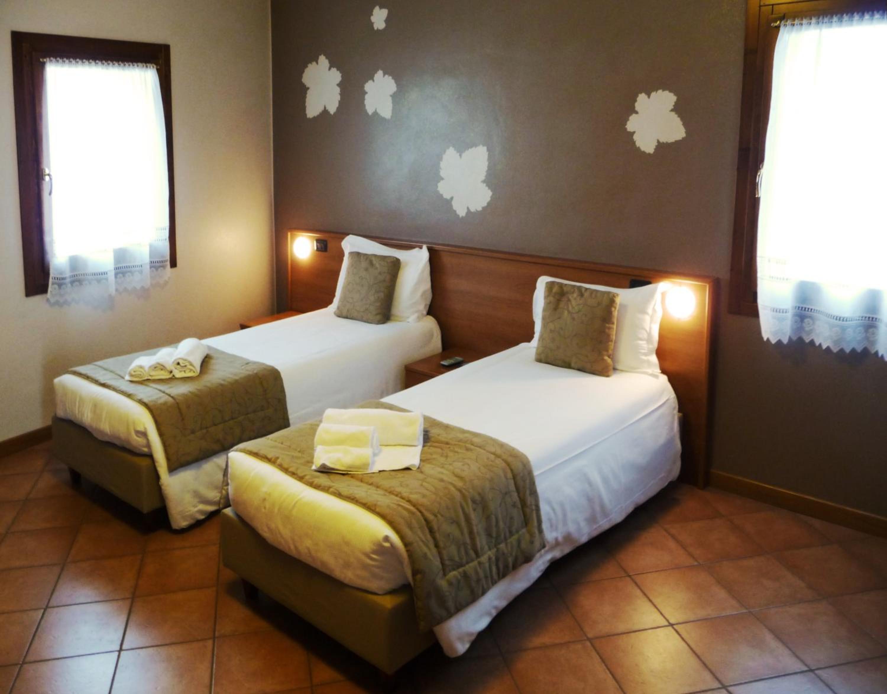 Double or Twin Room photo 3