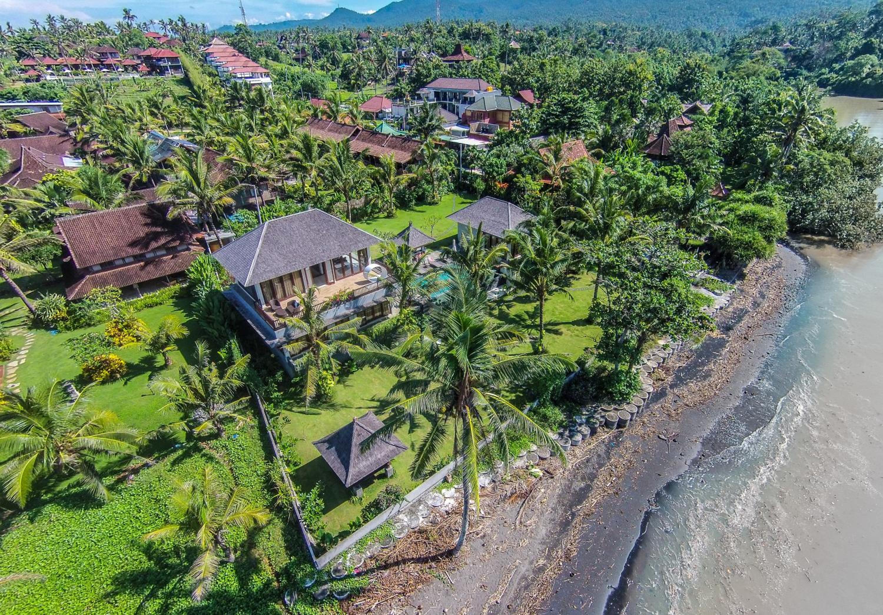 Villa with Sea View photo 2