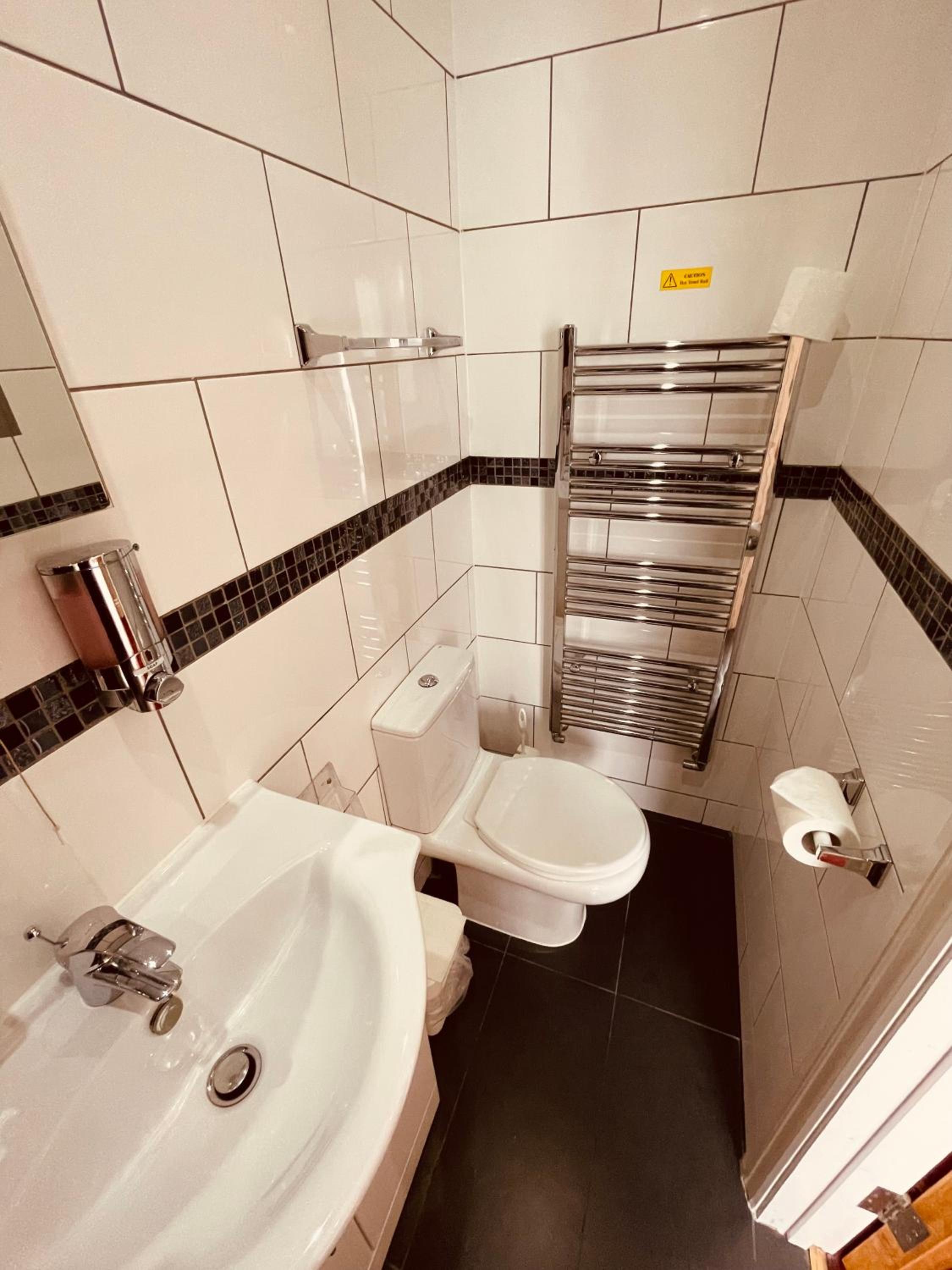 Budget Compact Double Without Window photo 2