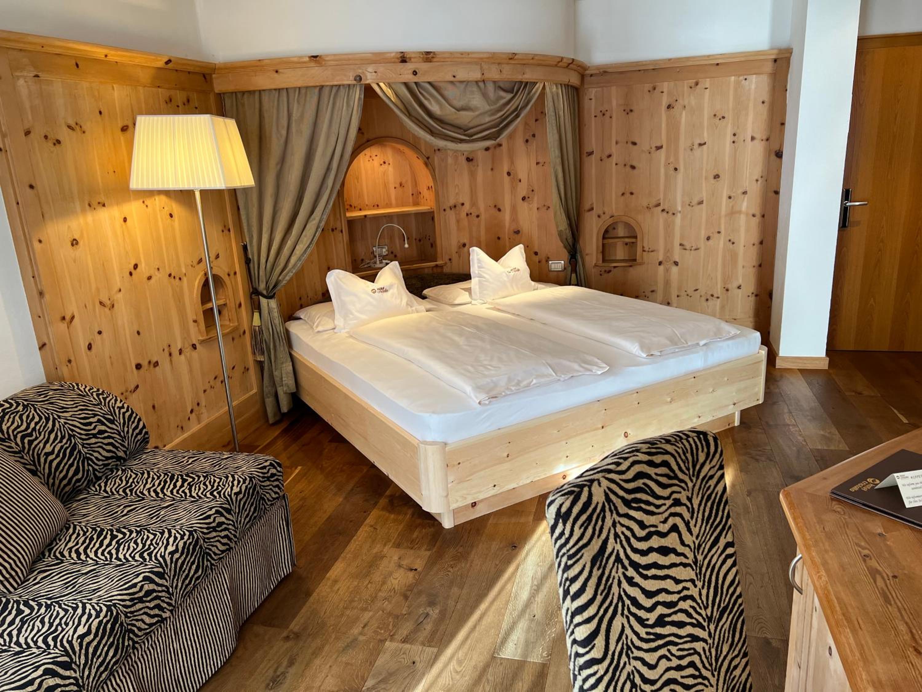 Superior Double or Twin Room - Photo 3
