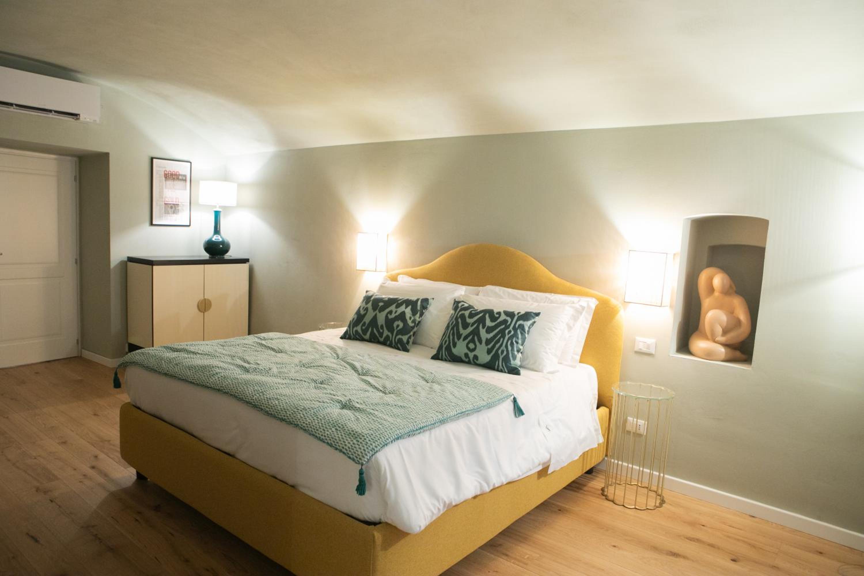Superior King Room photo 1