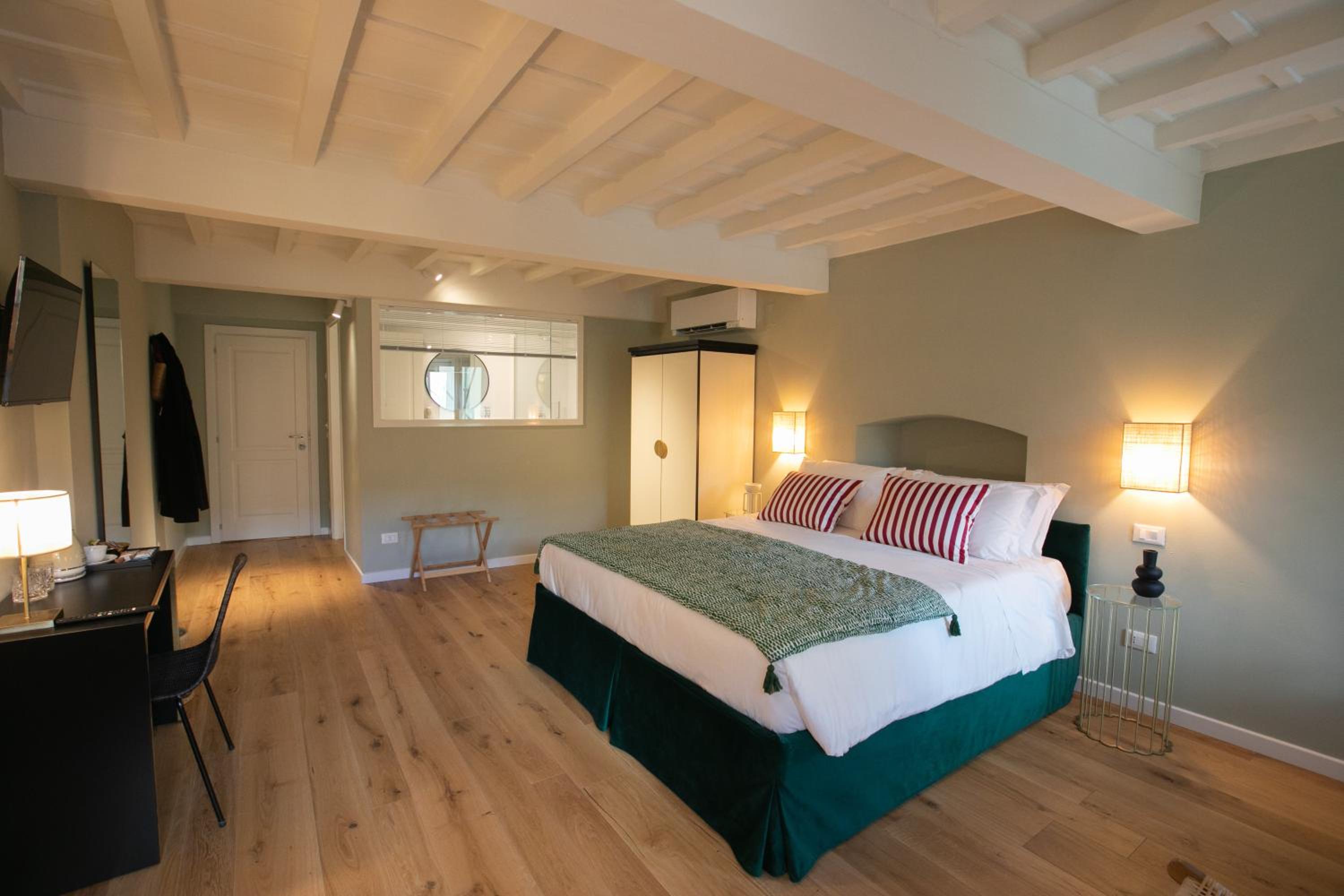 Superior Double or Twin Room photo 3