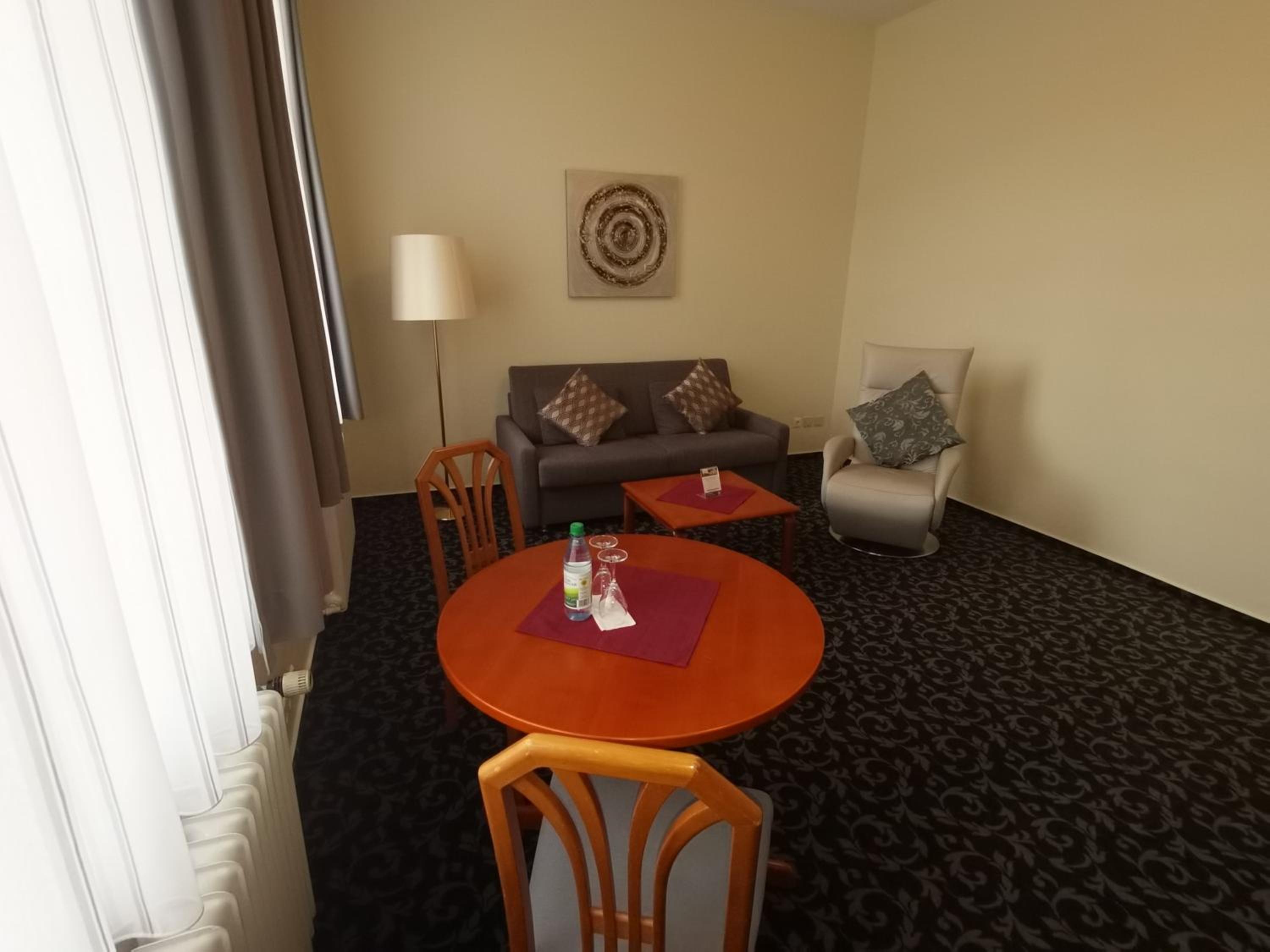 One-Bedroom Suite photo 3