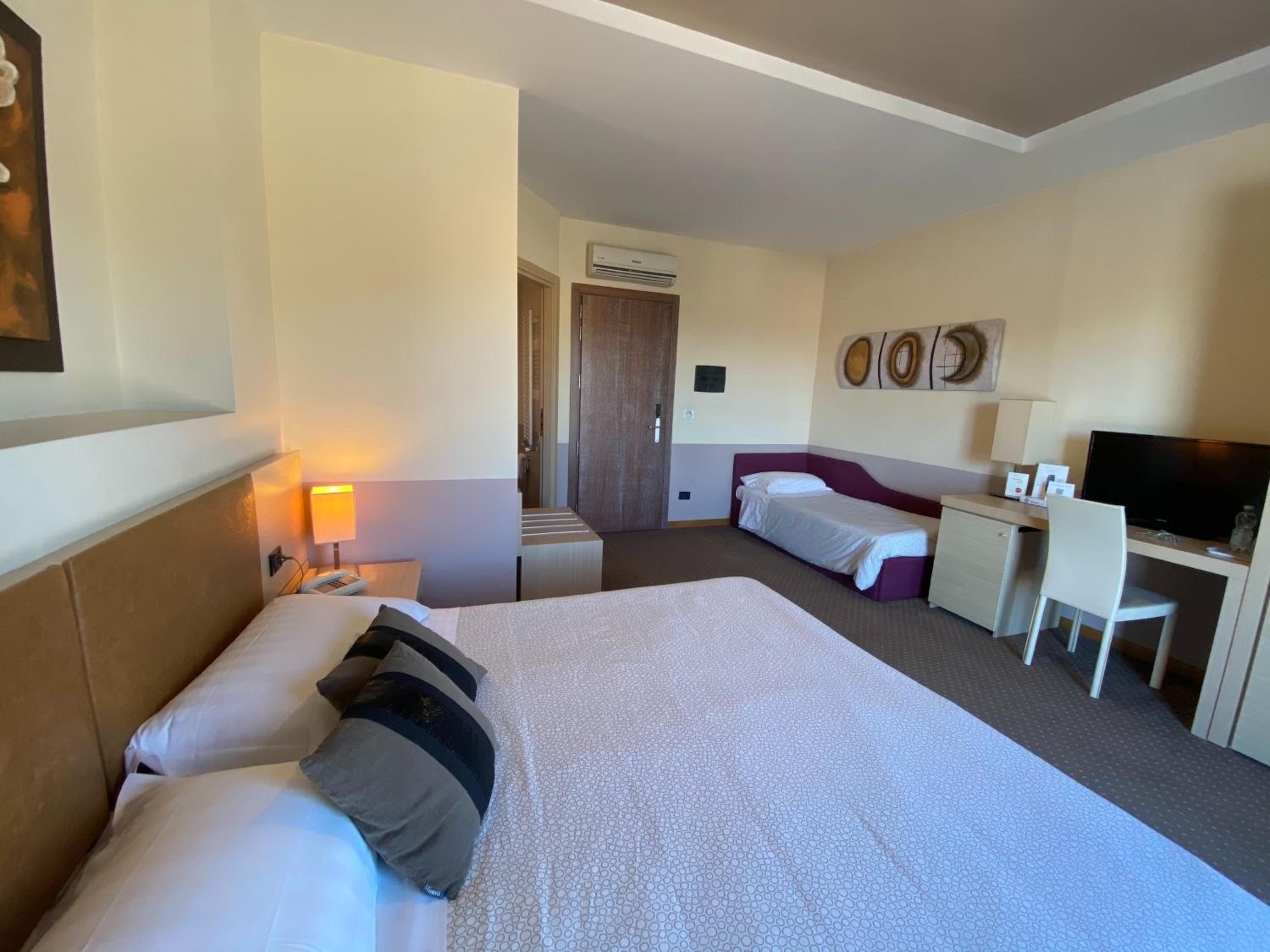 Deluxe Quadruple Room photo 1