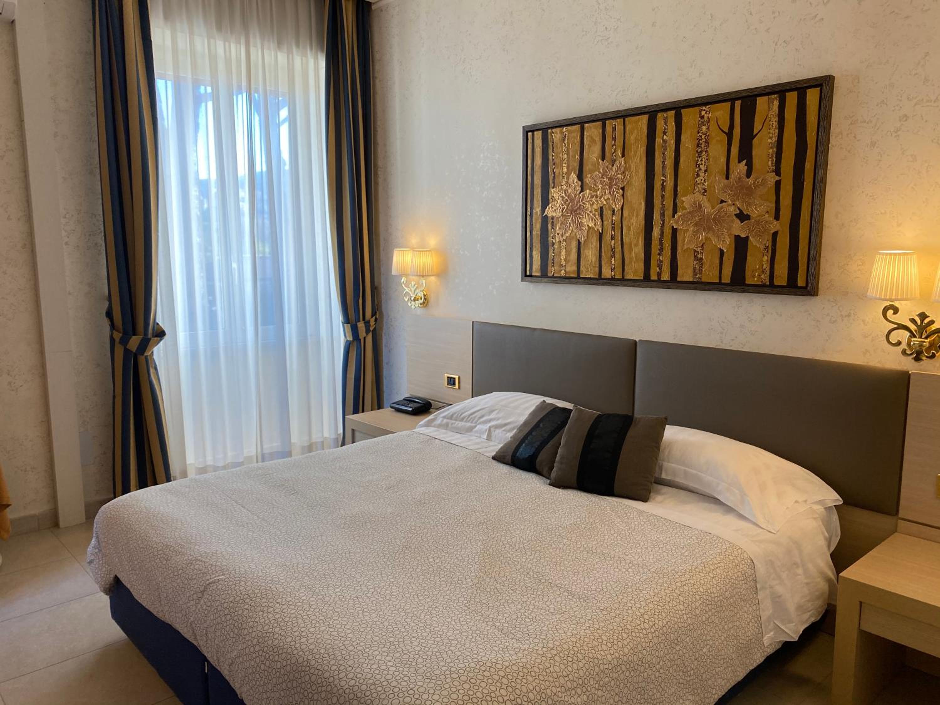 Superior Triple Room photo 3