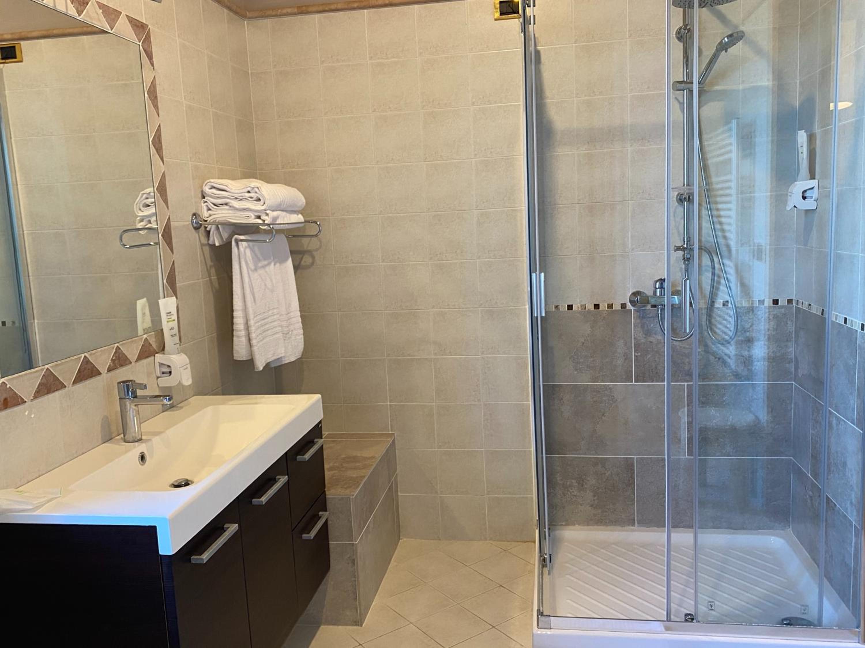 Superior Double or Twin Room photo 2