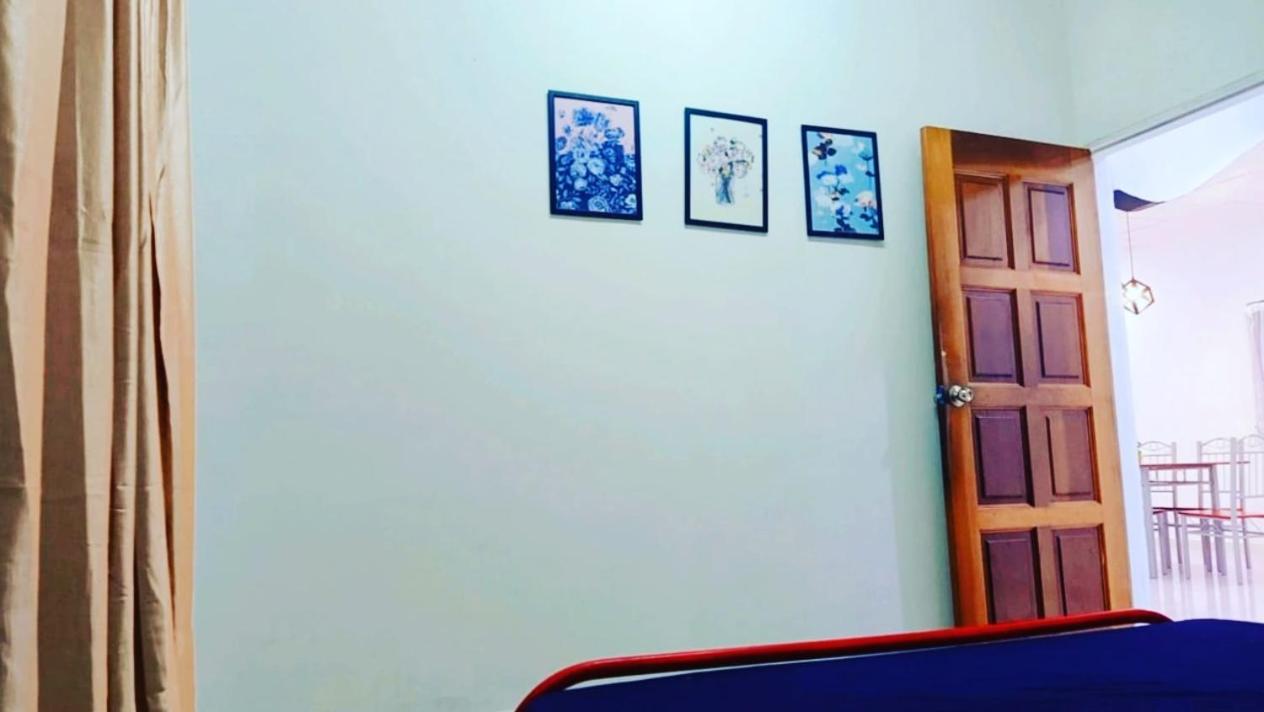 Four-Bedroom House photo 2