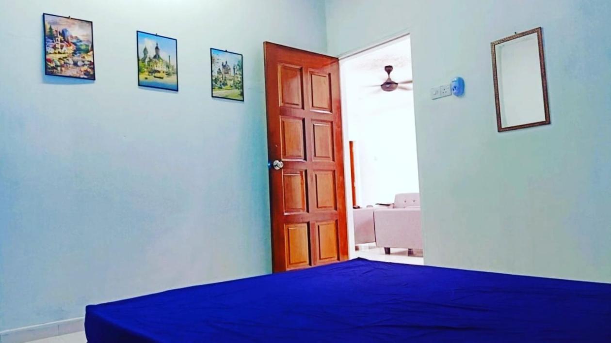 Four-Bedroom House photo 3