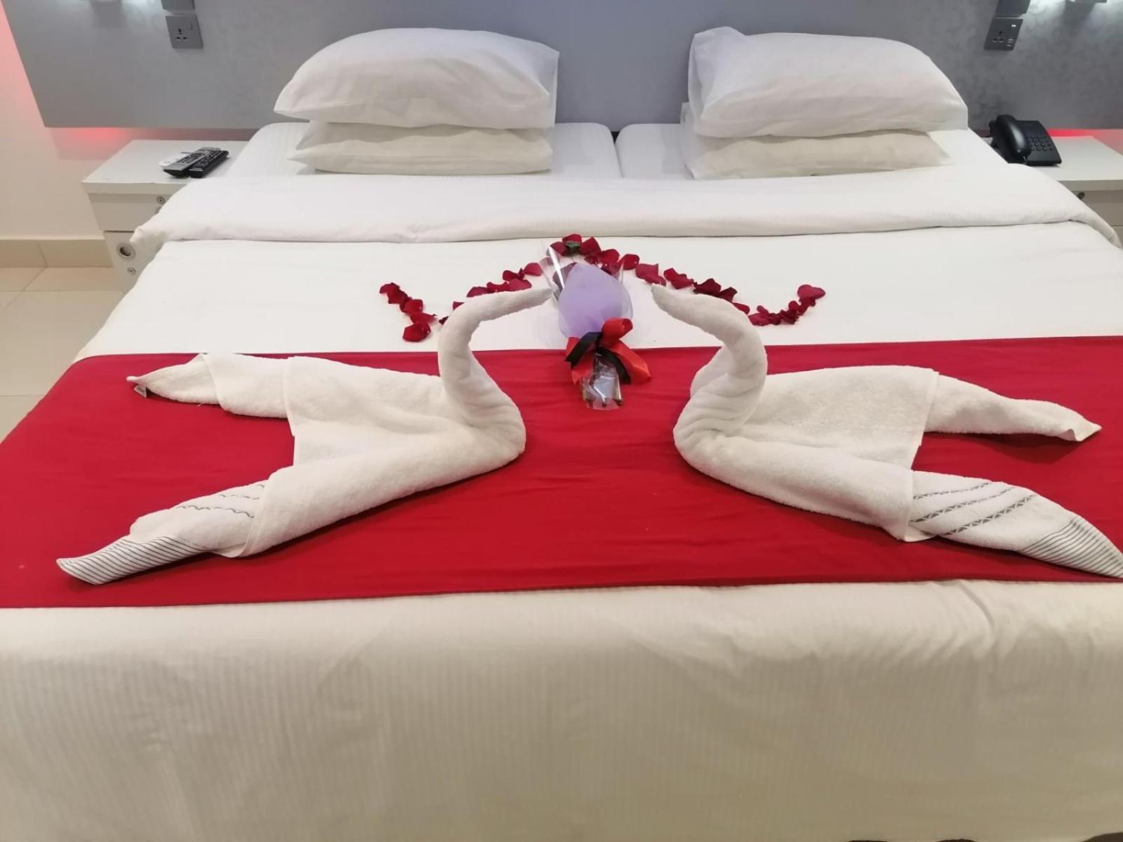 Deluxe King Room with Street View - Photo 1