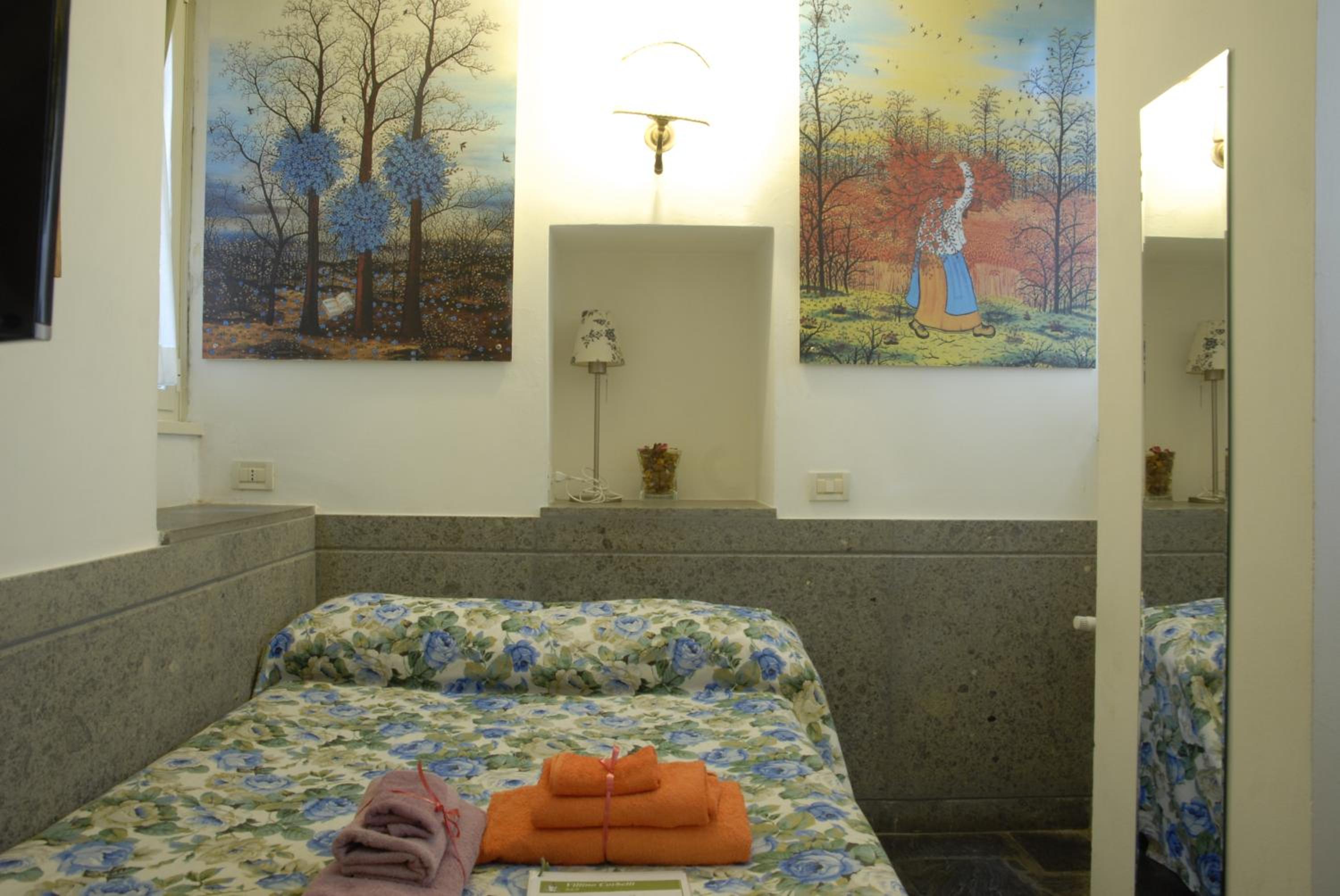 Double Room with Private External Bathroom photo 3