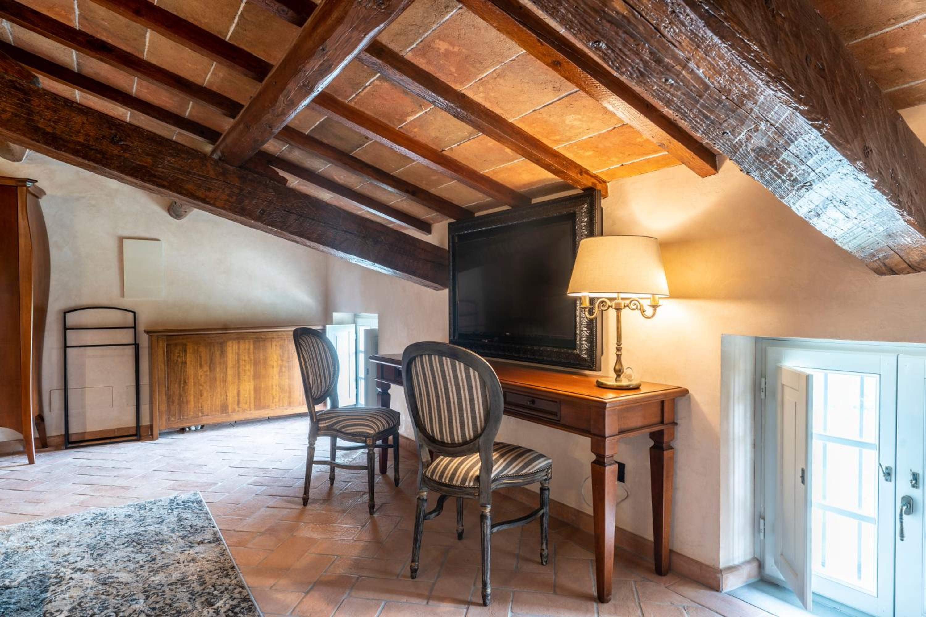 Suite - Photo 6