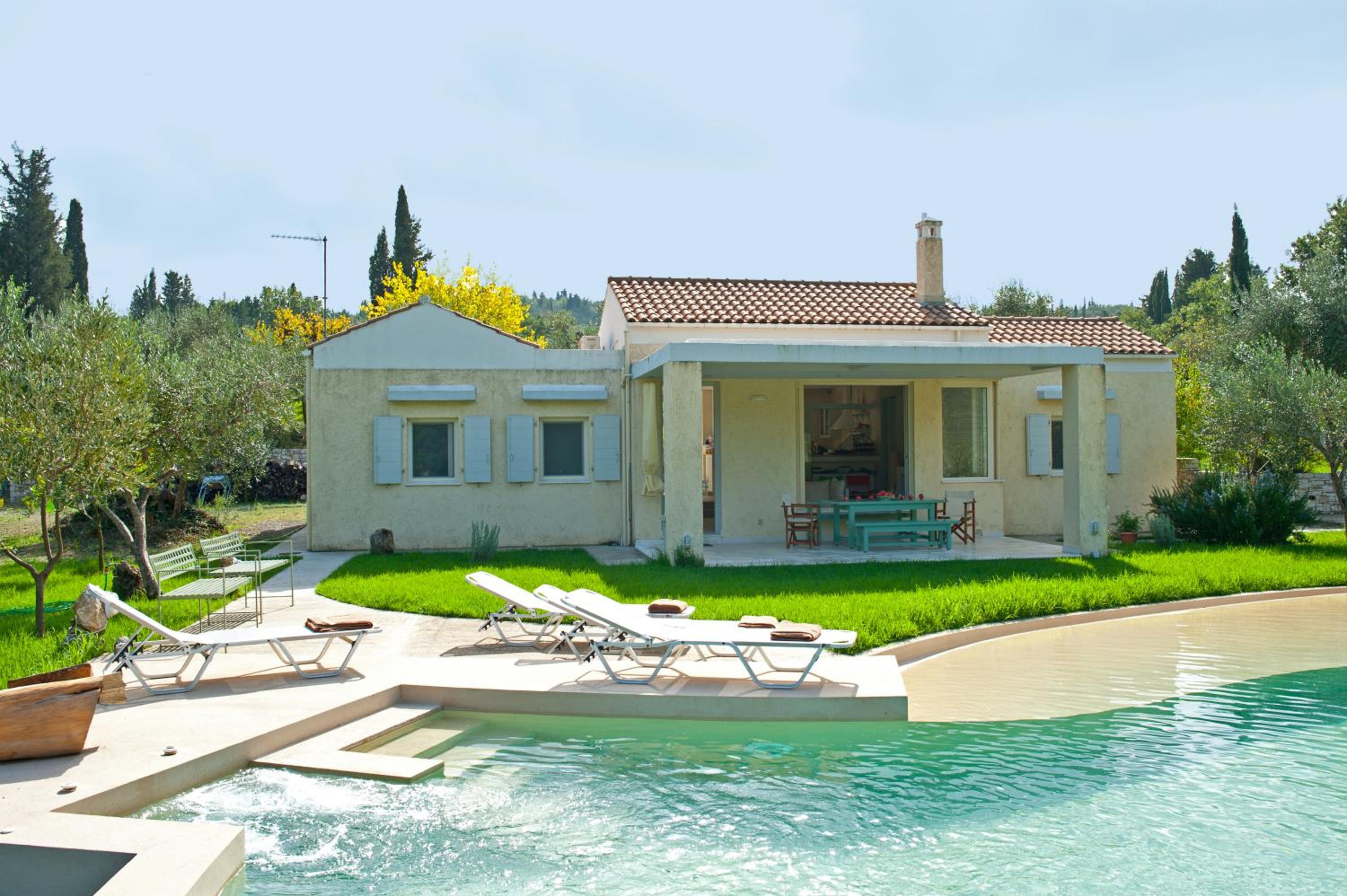 Three-Bedroom Villa photo 2