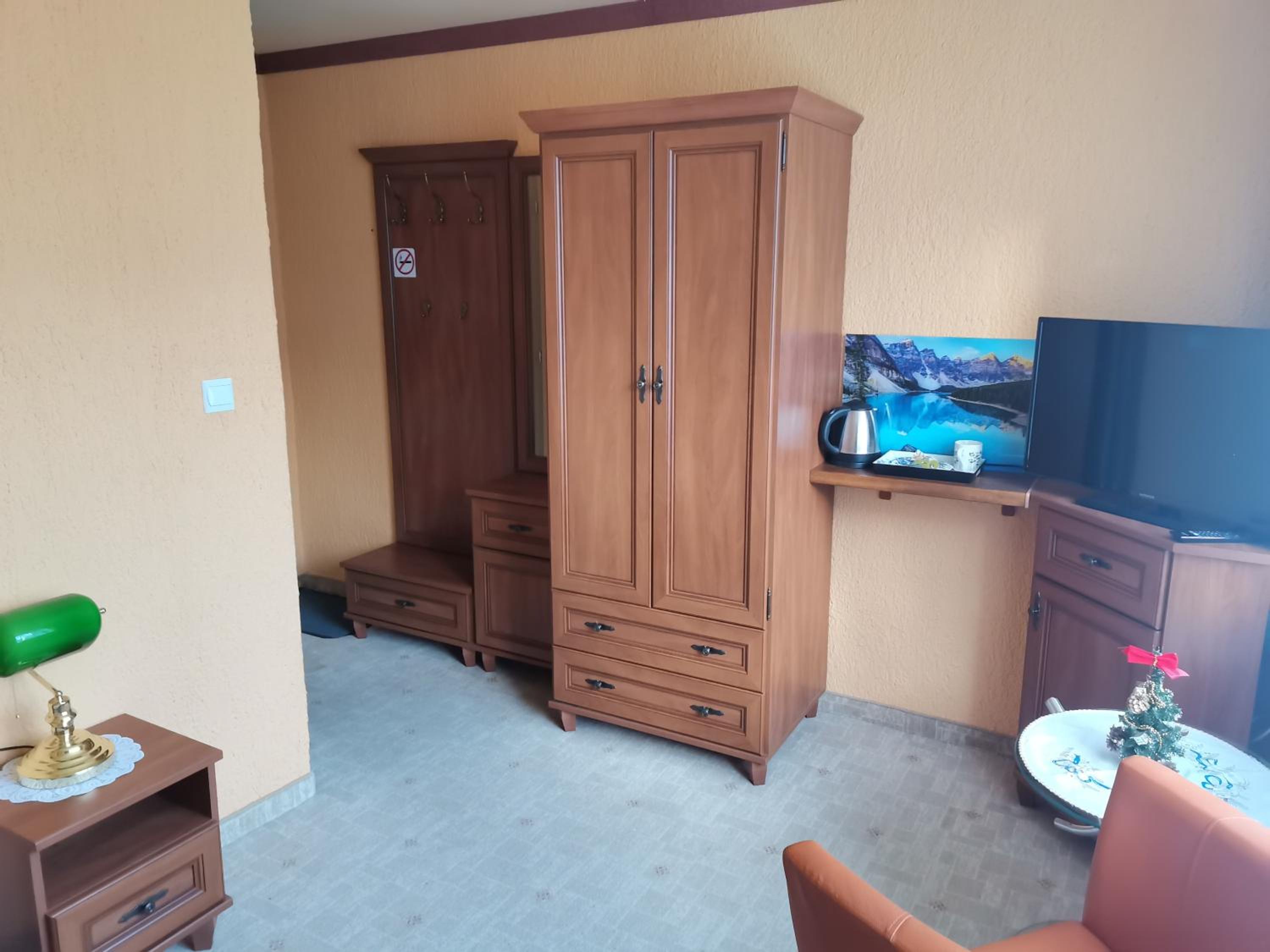 Single Room photo 3