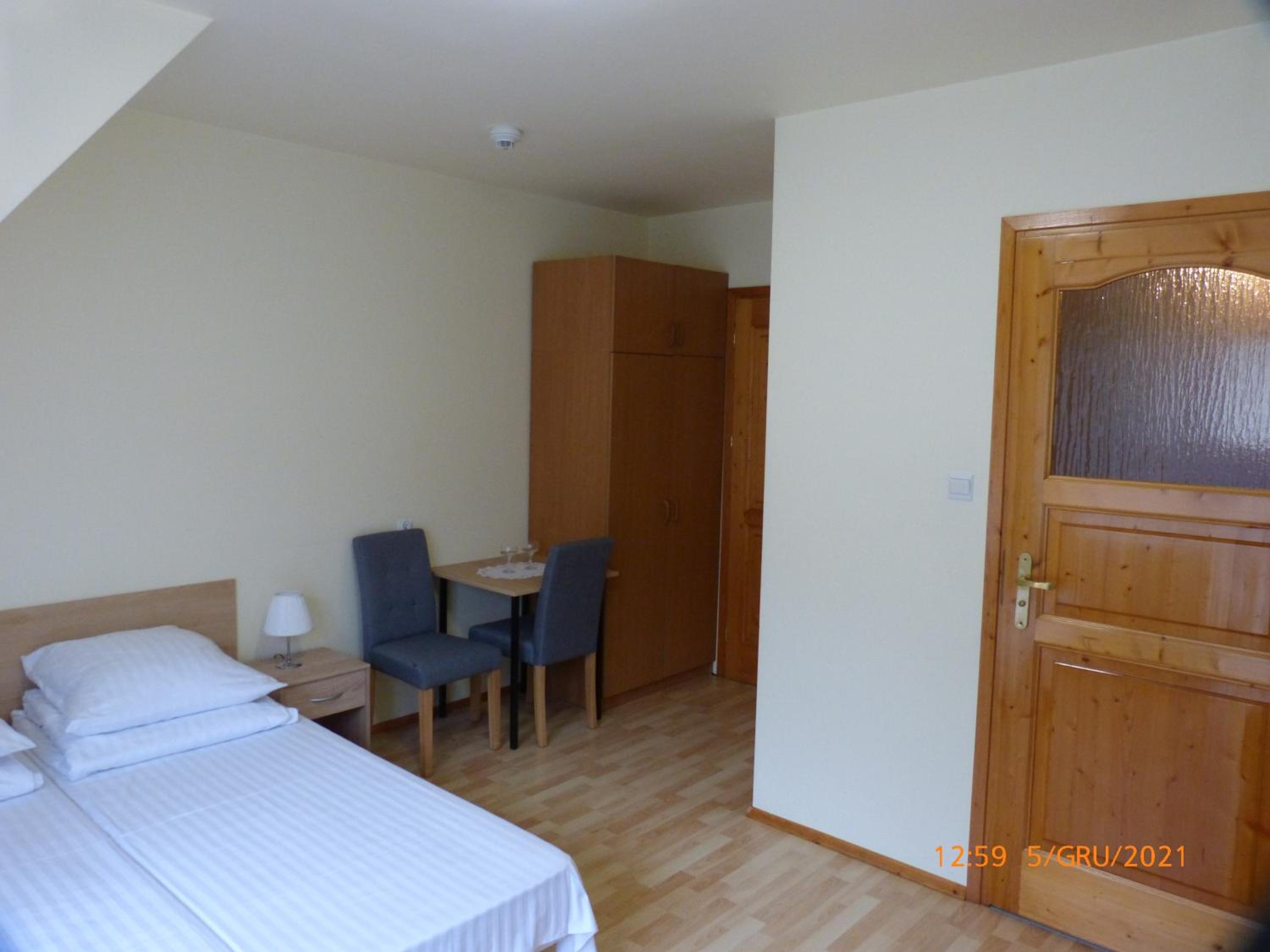 Triple Room with Private Bathroom photo 2