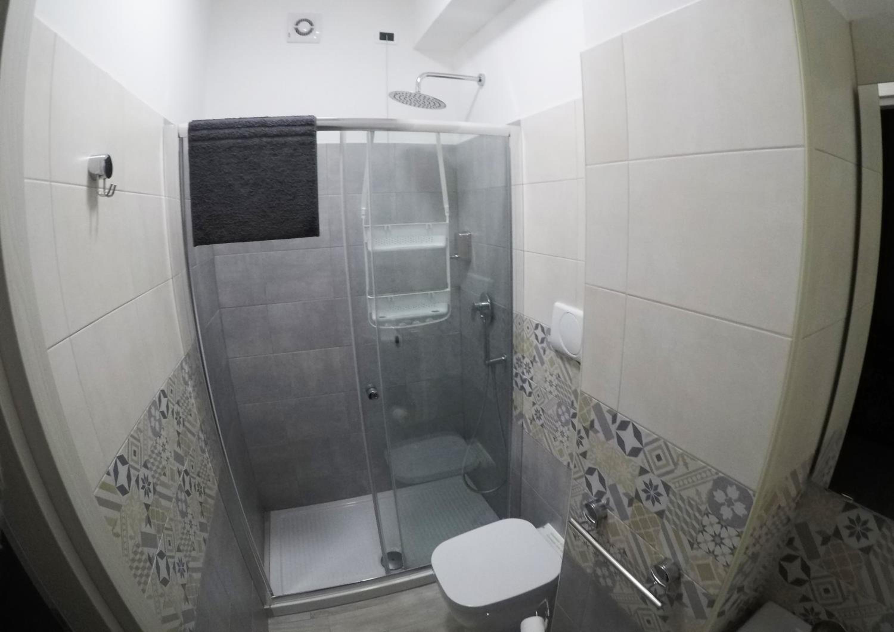 Deluxe Room (2 Adults + 1 Child) - Photo 5