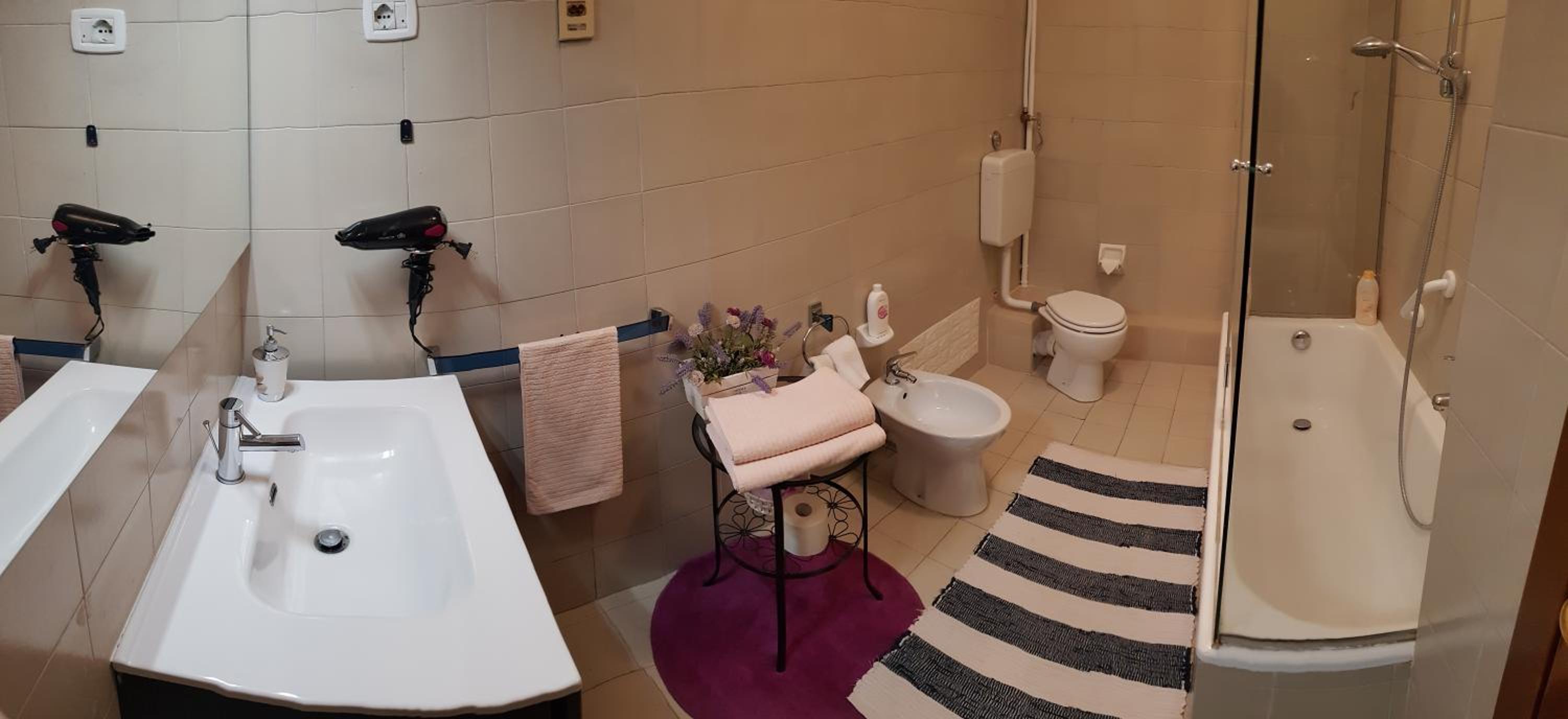 King Room with Private External Bathroom - Photo 2