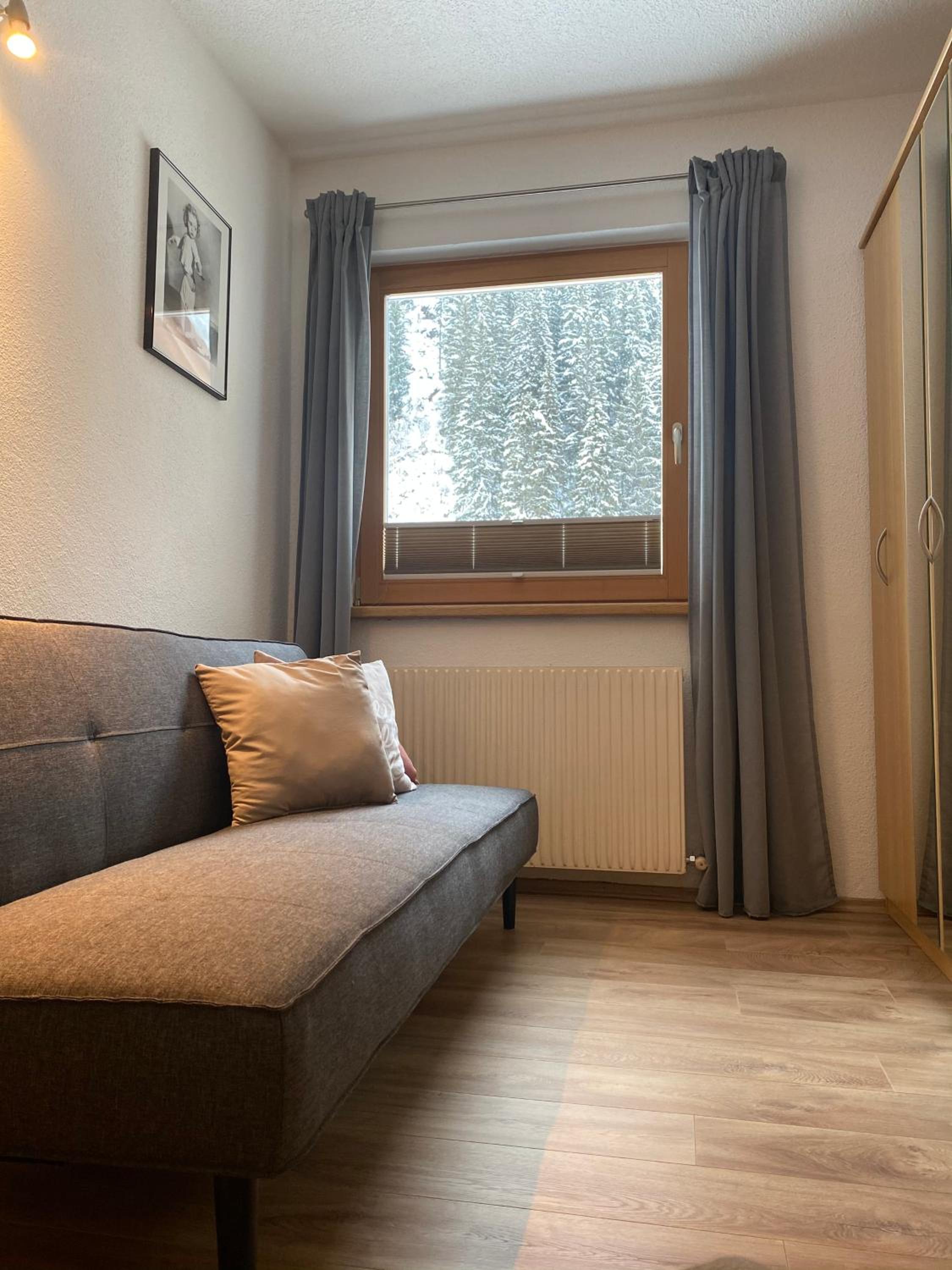 One-Bedroom Apartment - Photo 1