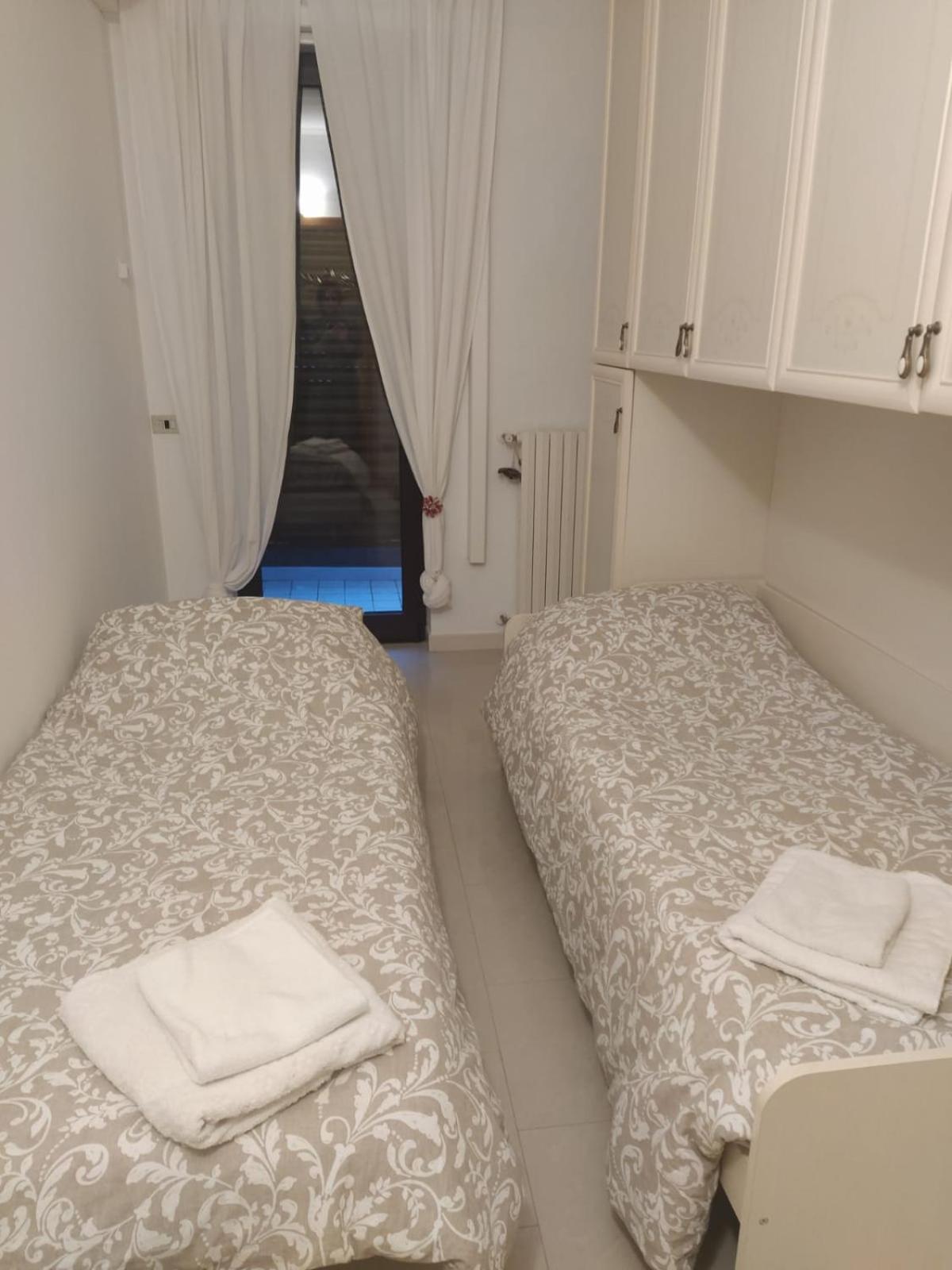 Twin Room with Shared Toilet photo 3