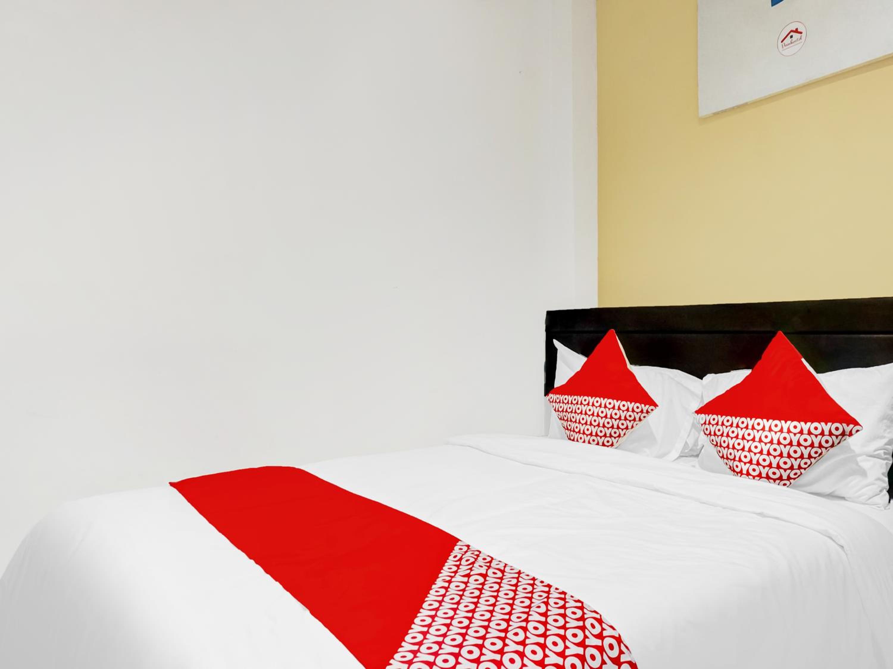 Standard Double Room - Photo 16