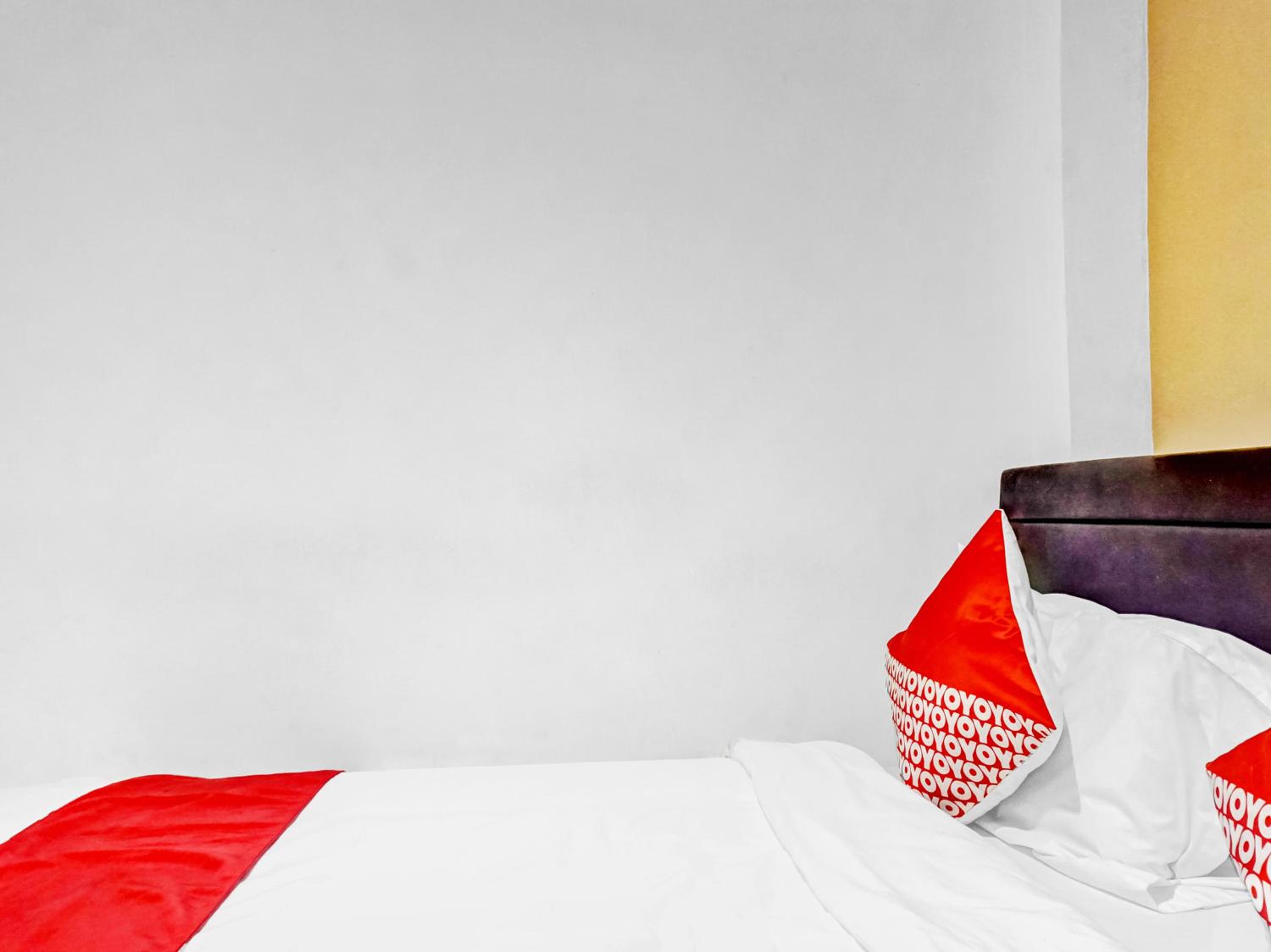 Standard Double Room - Photo 13