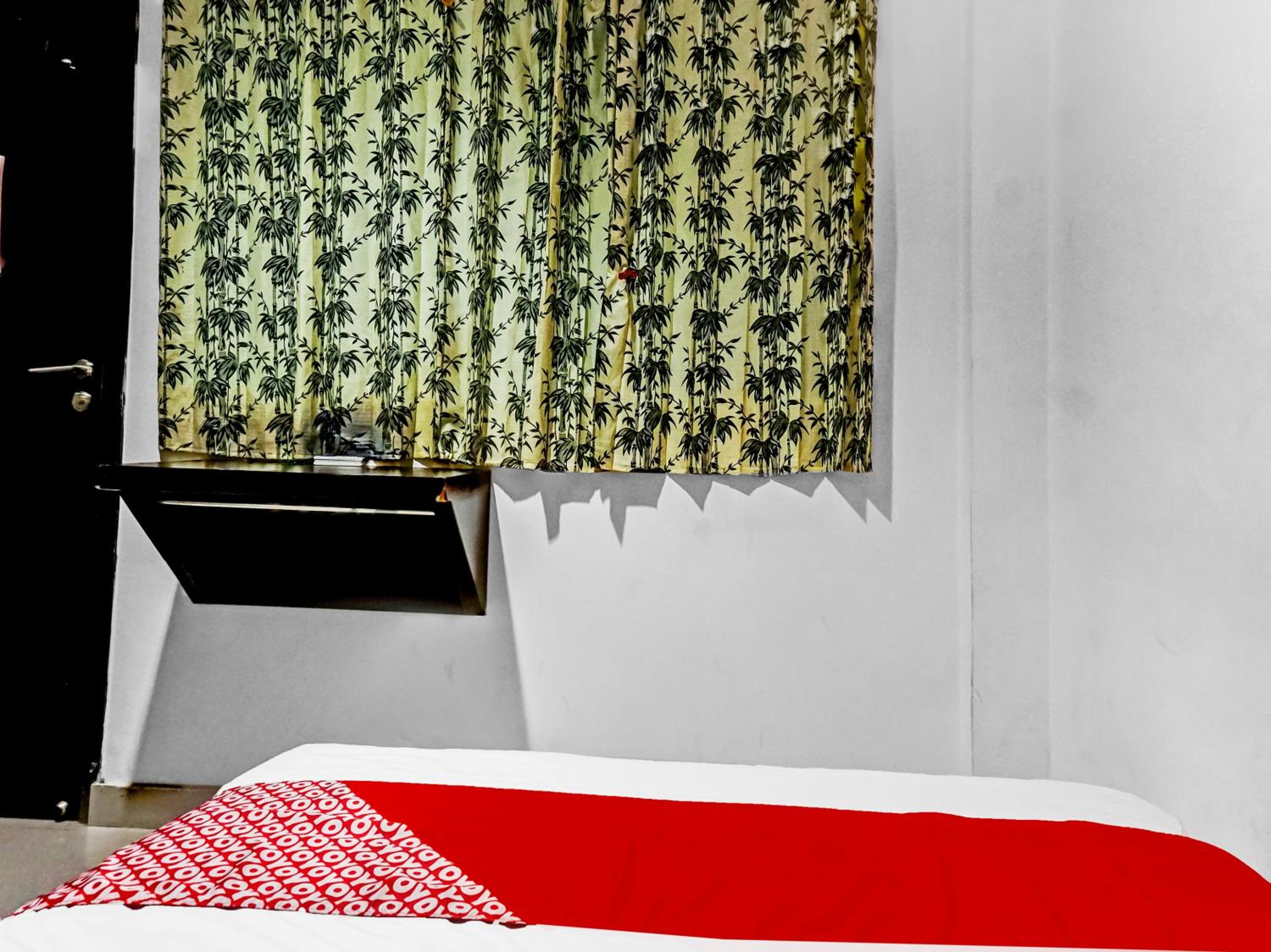 Standard Double Room - Photo 11