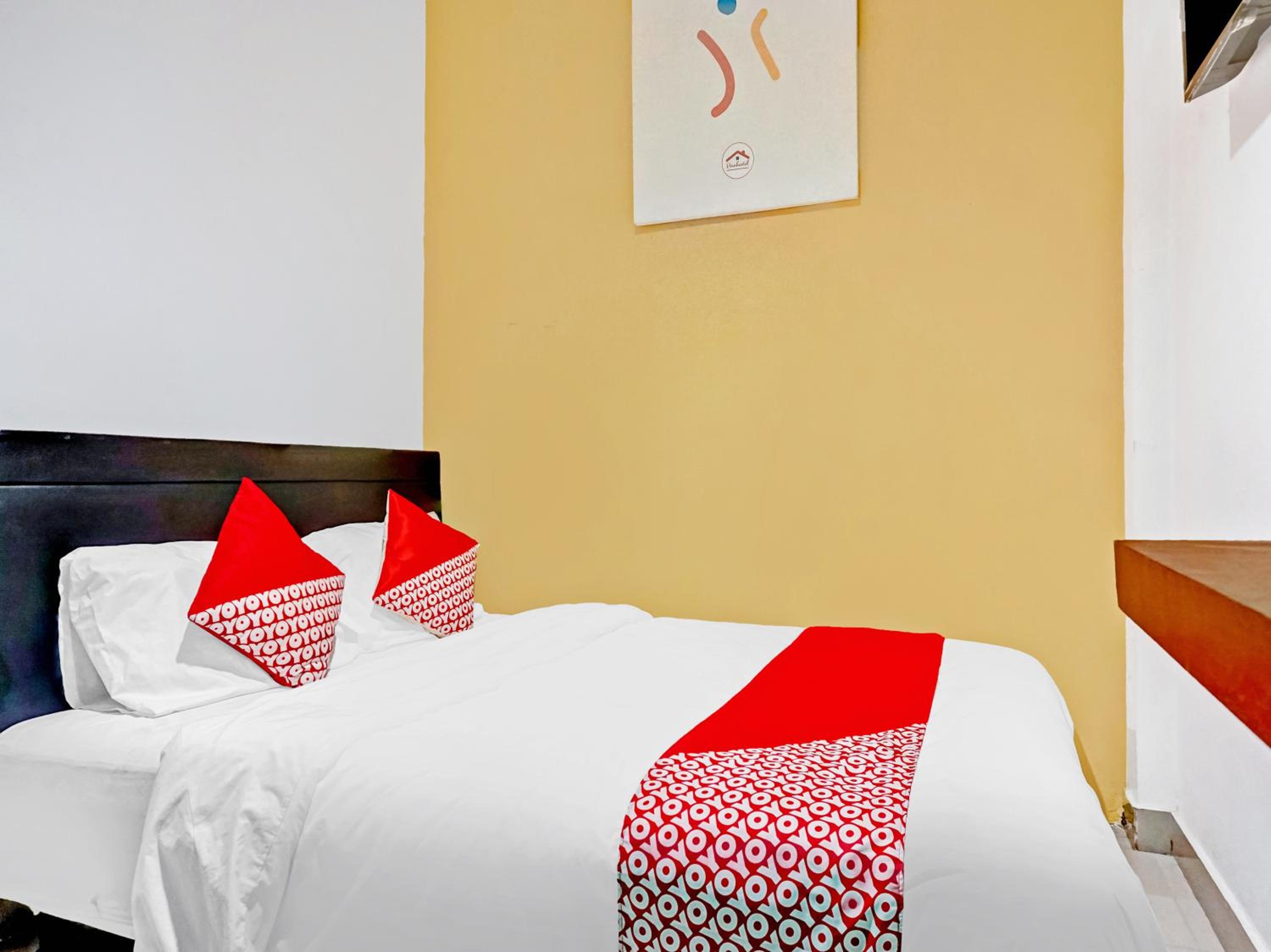 Standard Double Room - Photo 8