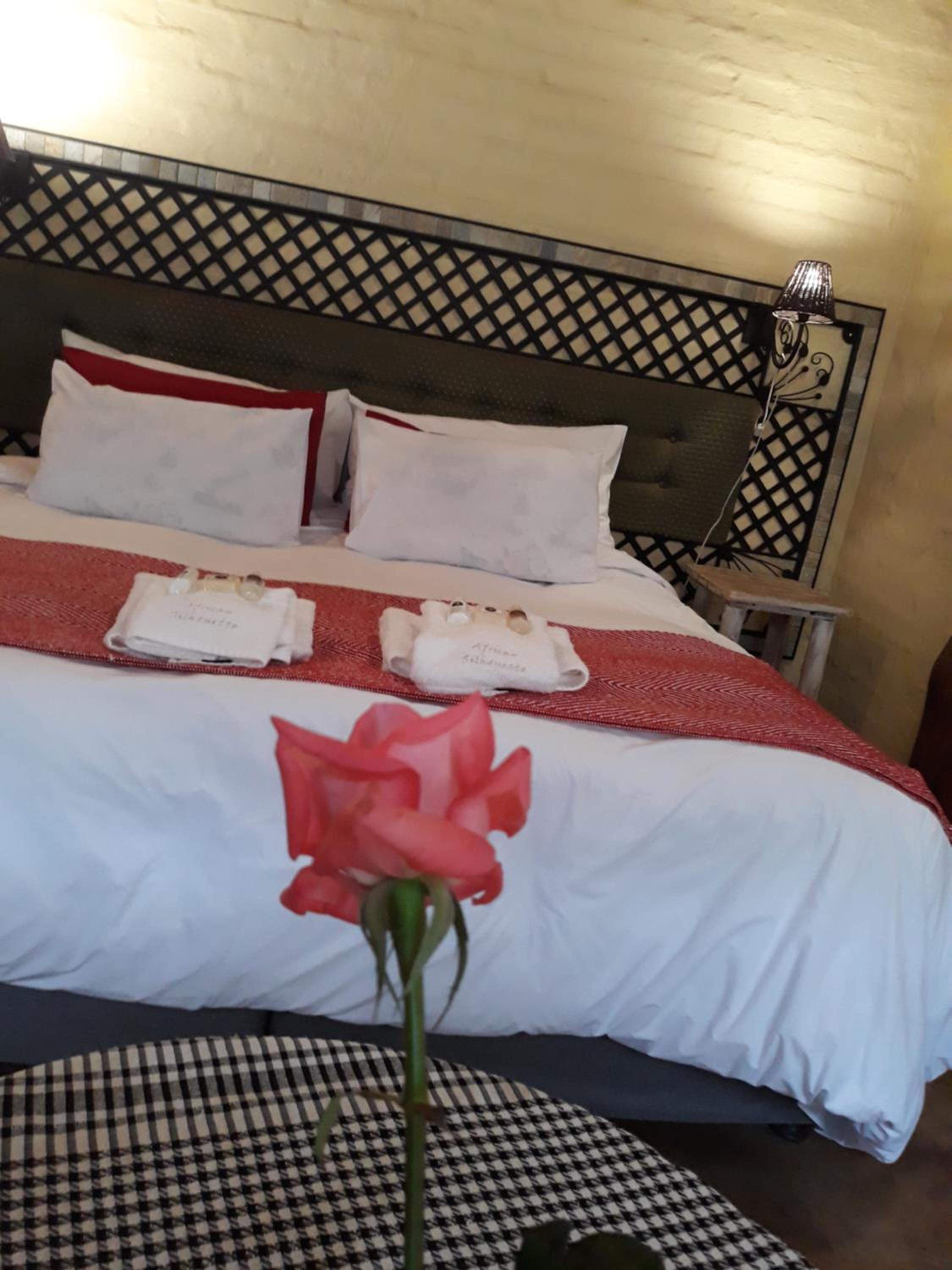 Deluxe King Room - Photo 17