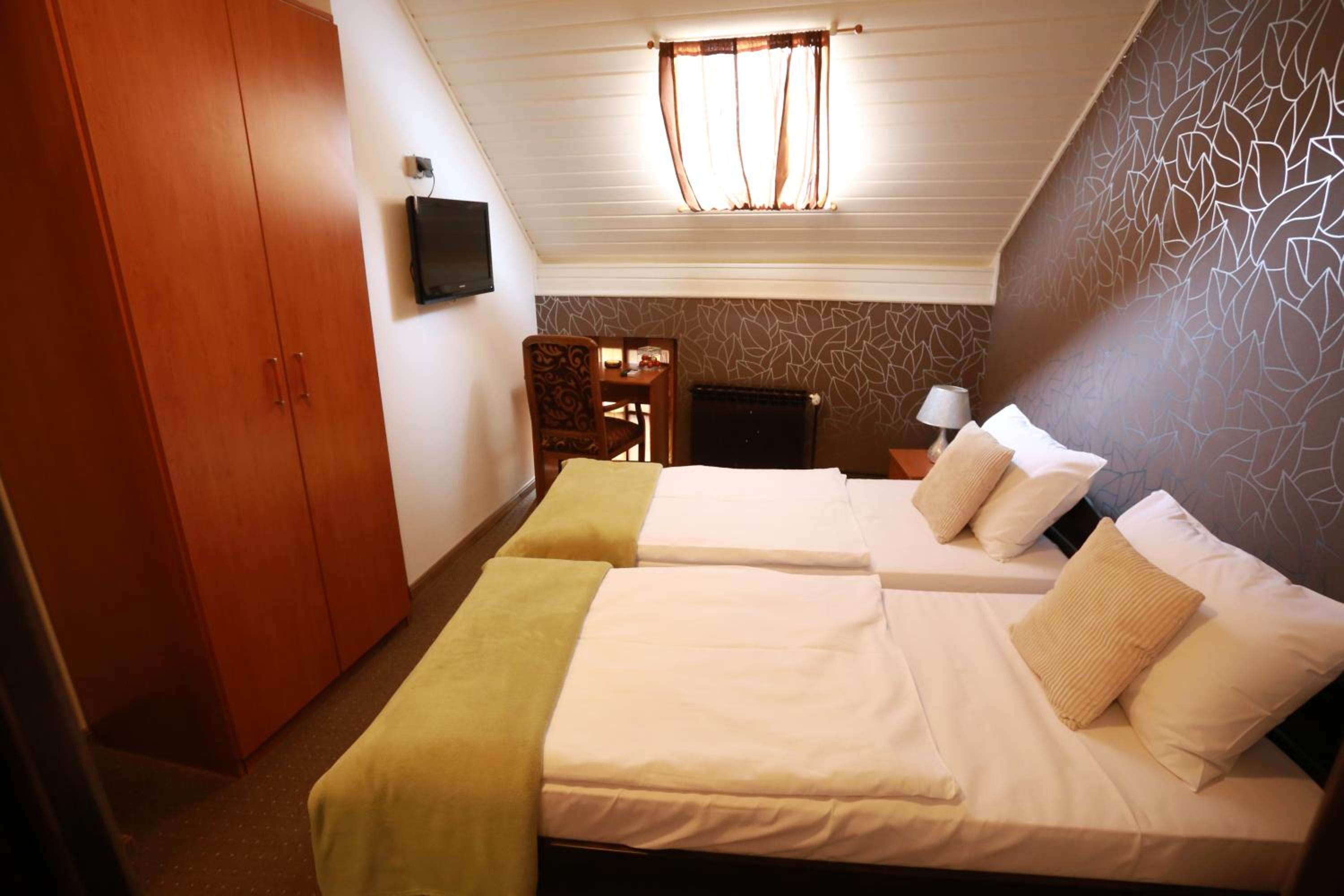 Twin Room with Private Bathroom