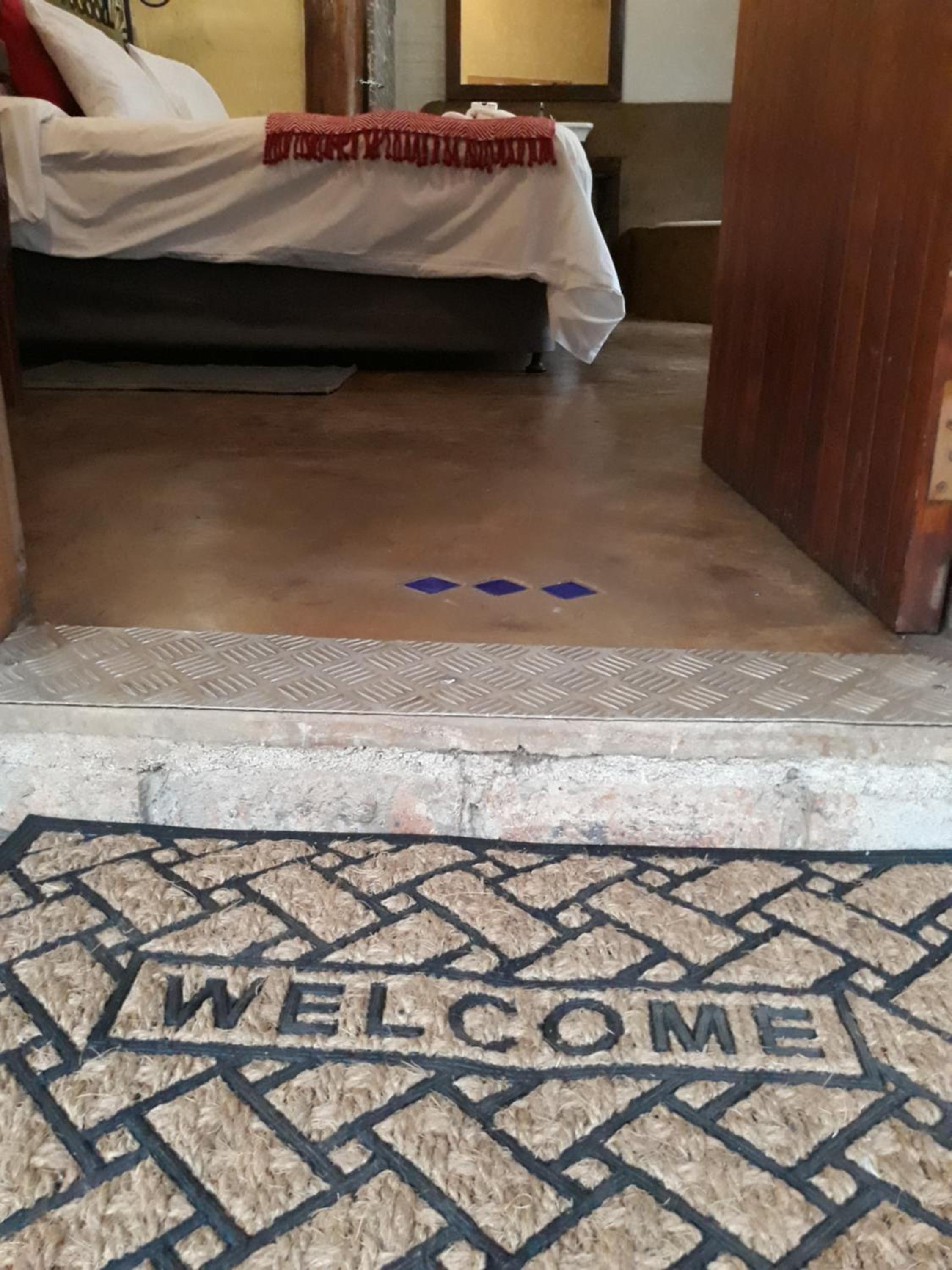 Deluxe King Room - Photo 27