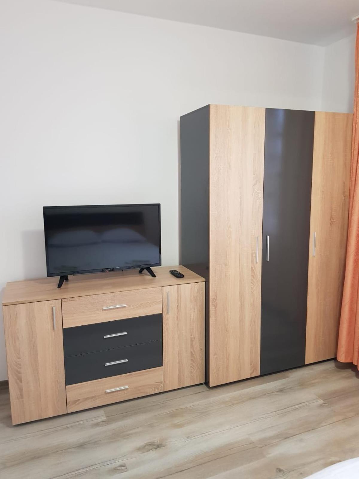 One-Bedroom Apartment - Photo 25