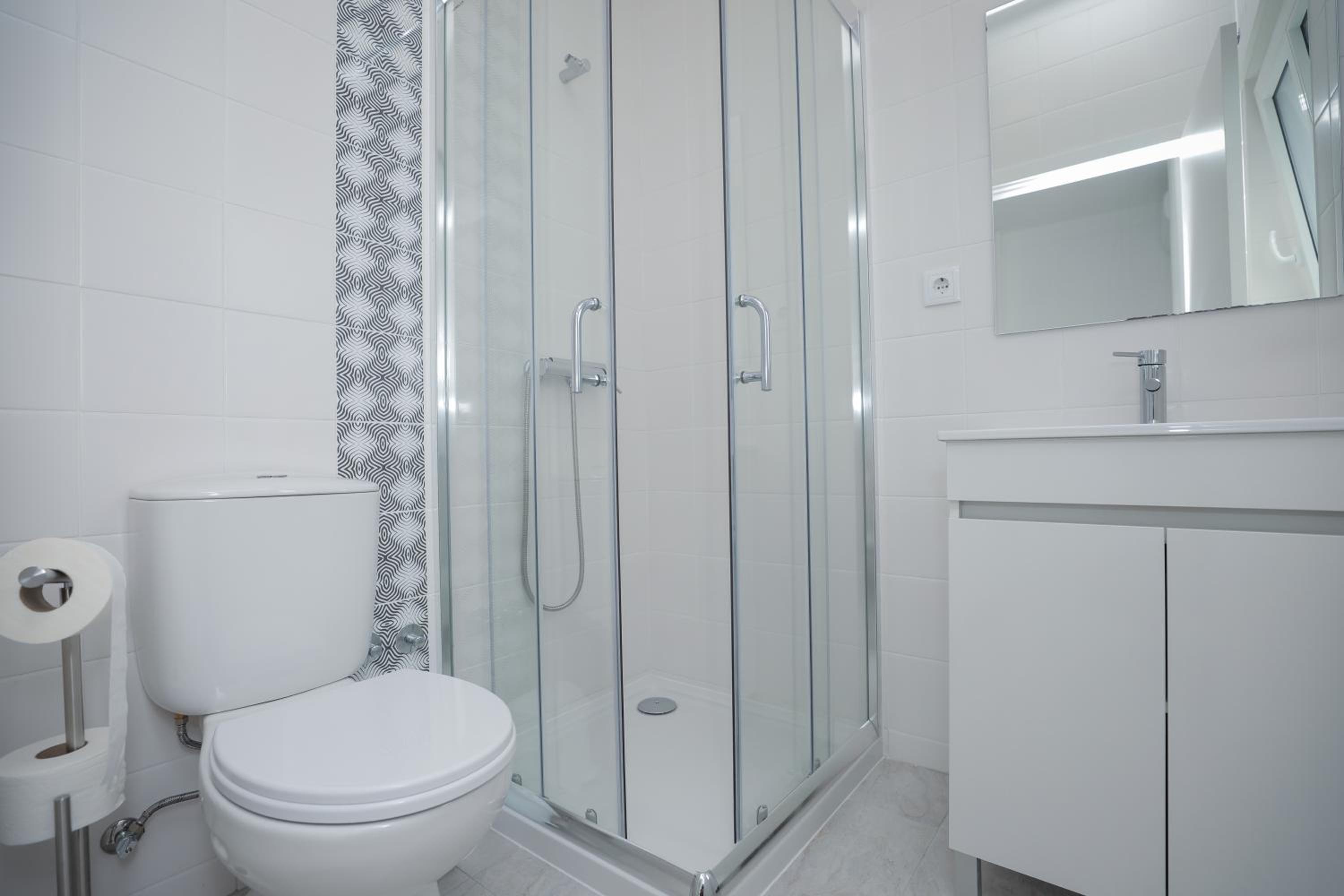 Twin Room - Photo 12