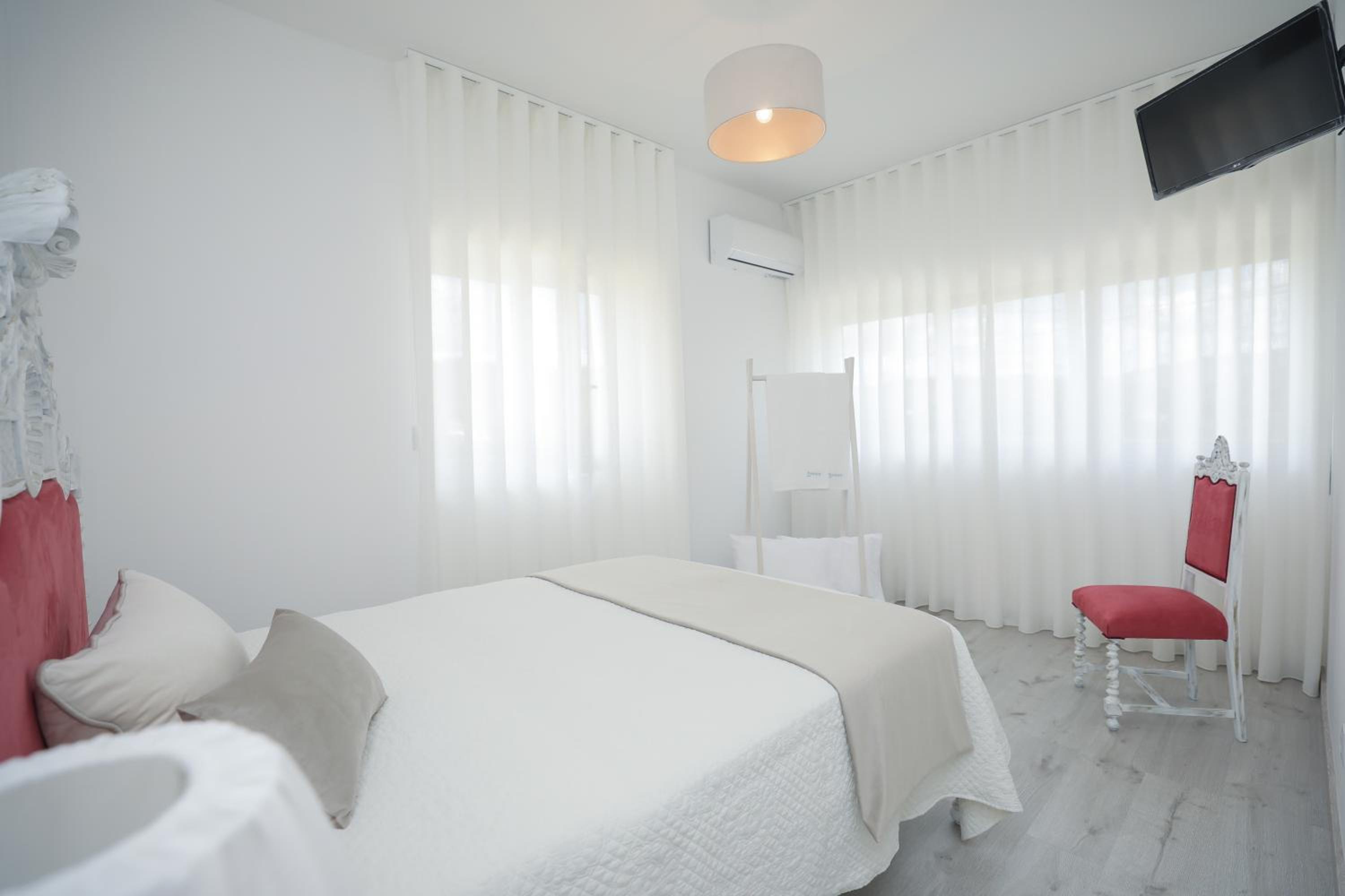 Double Room - Photo 4