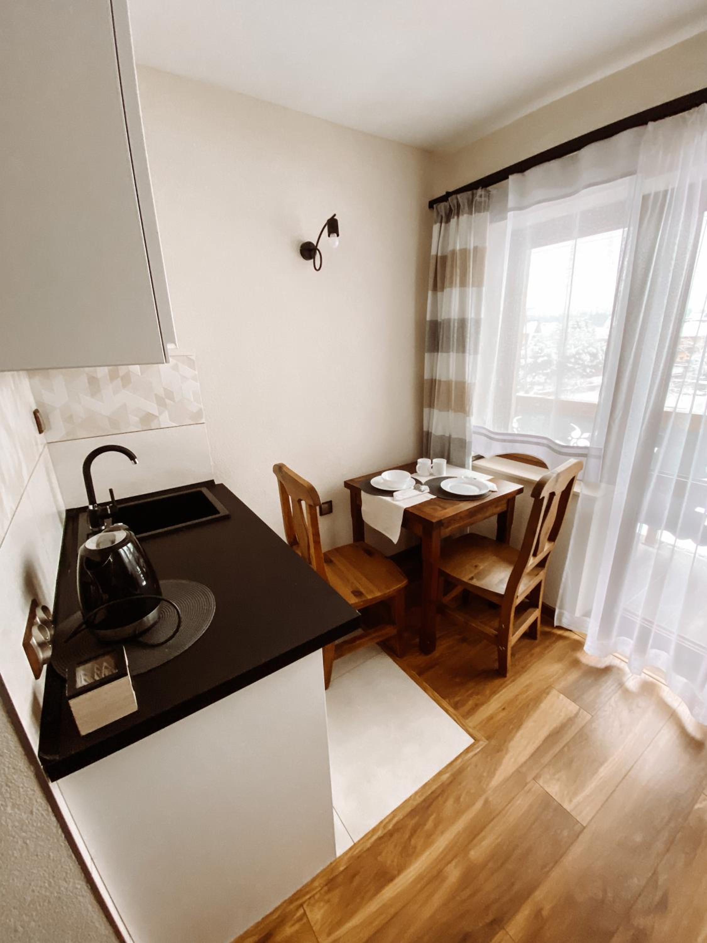 Triple Room with Balcony - Photo 2
