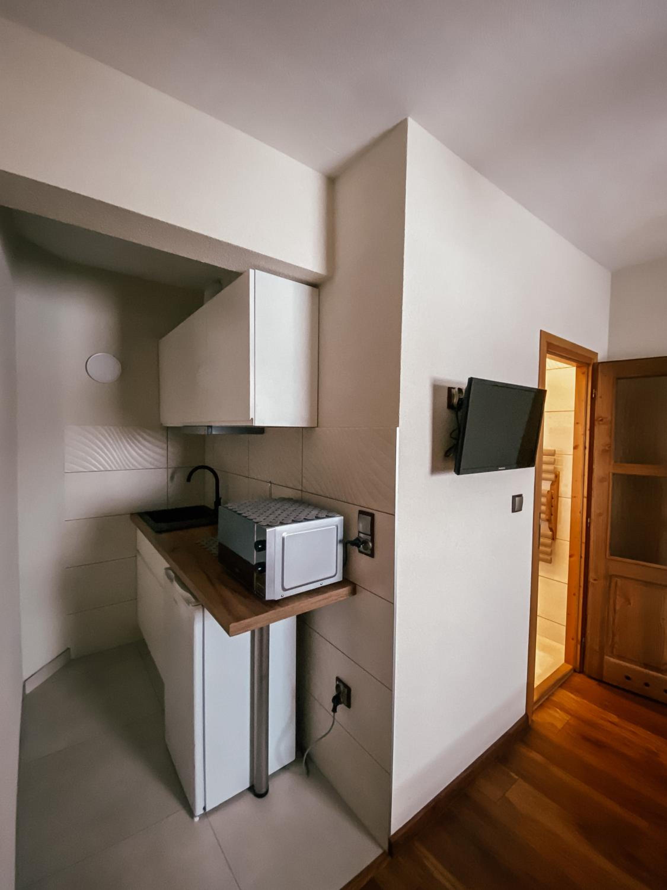 Double Room - Photo 3
