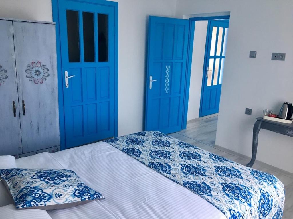 Standard Queen Room photo 3